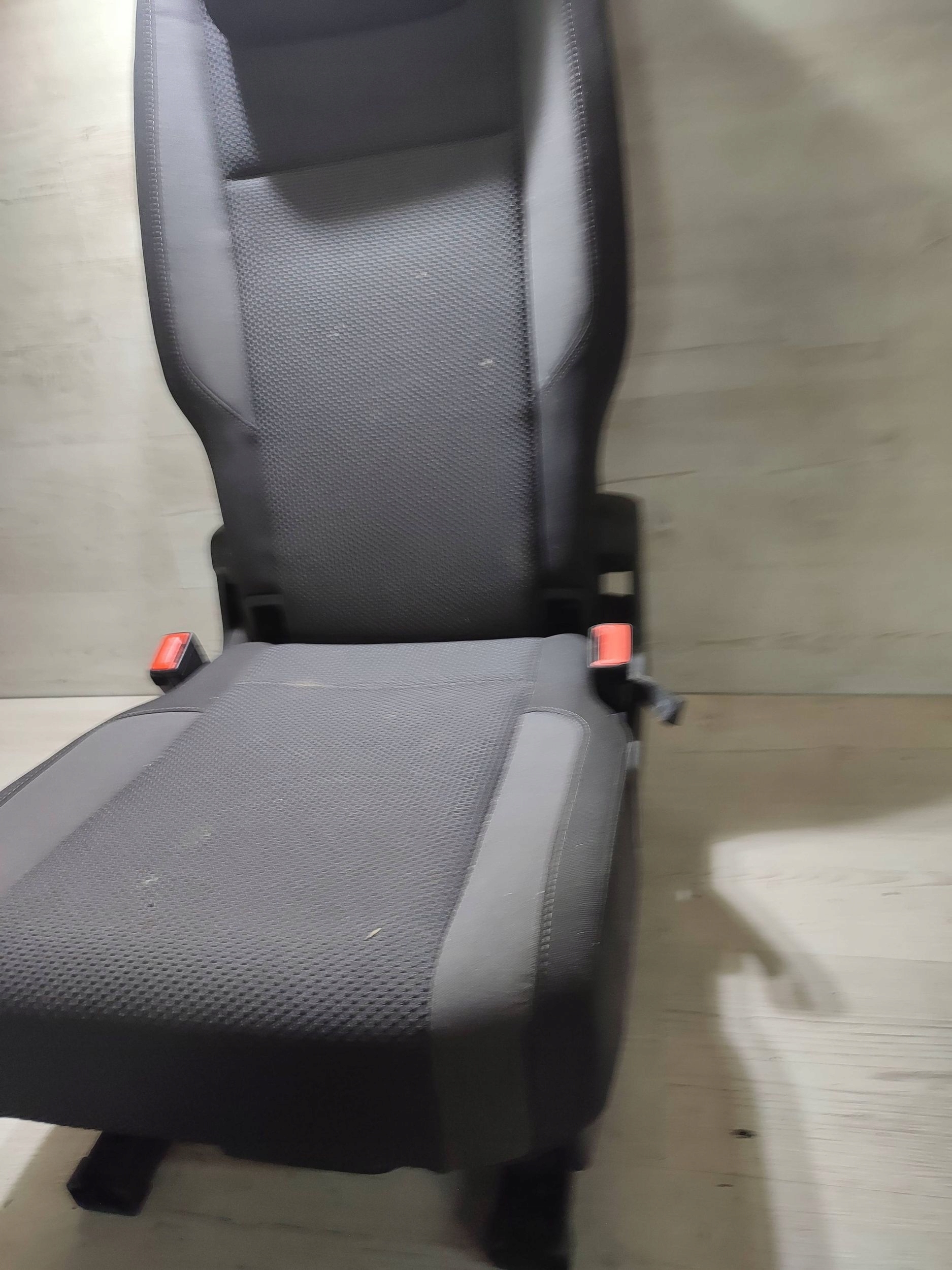 Volkswagen Touran III 2020 mitte Sitz heck Sitz