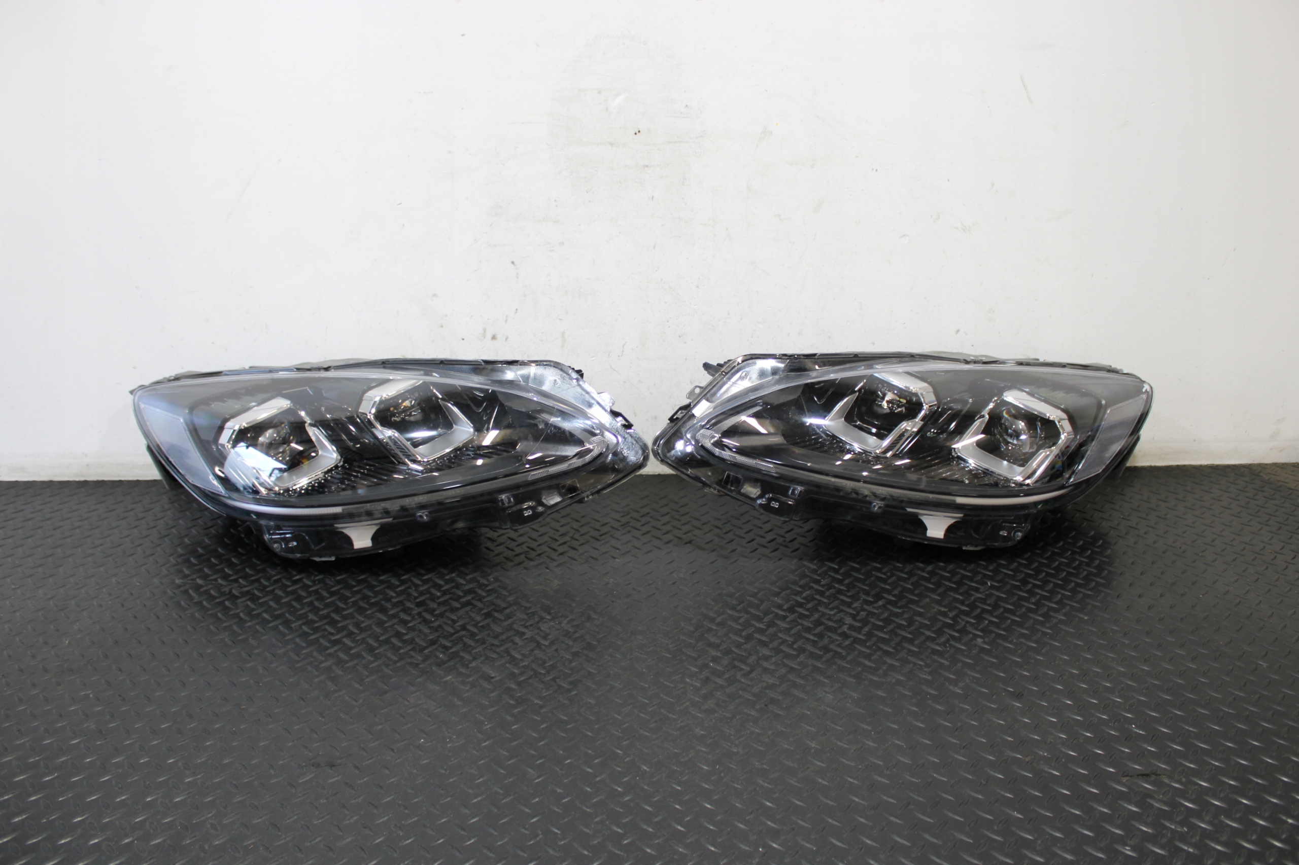 light lights front front FORD KUGA MK3 LV4B-13E017-AS LV4B-13E016-AS