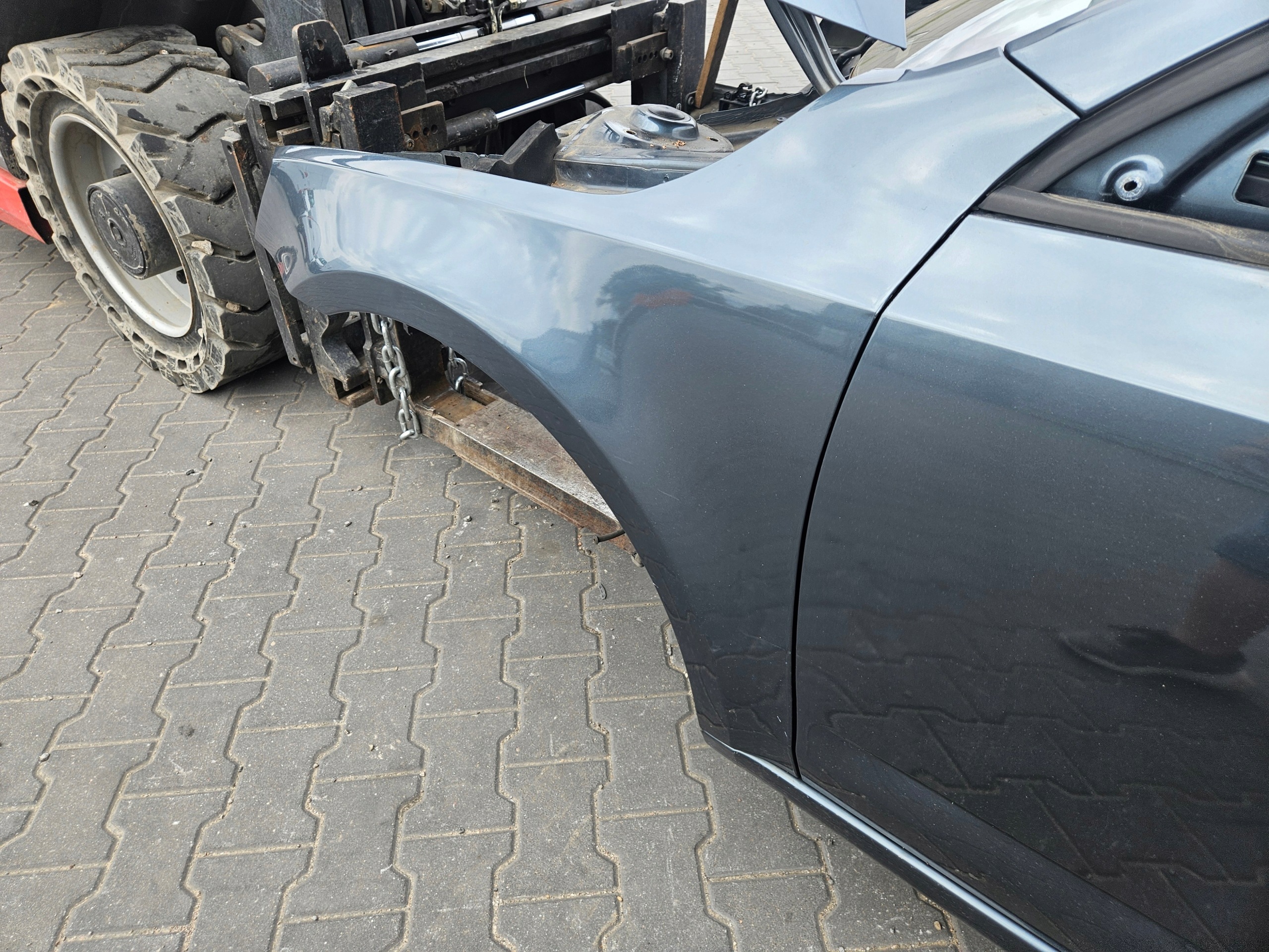 fender left front SKODA OCTAVIA III LIFT colour LF7Y