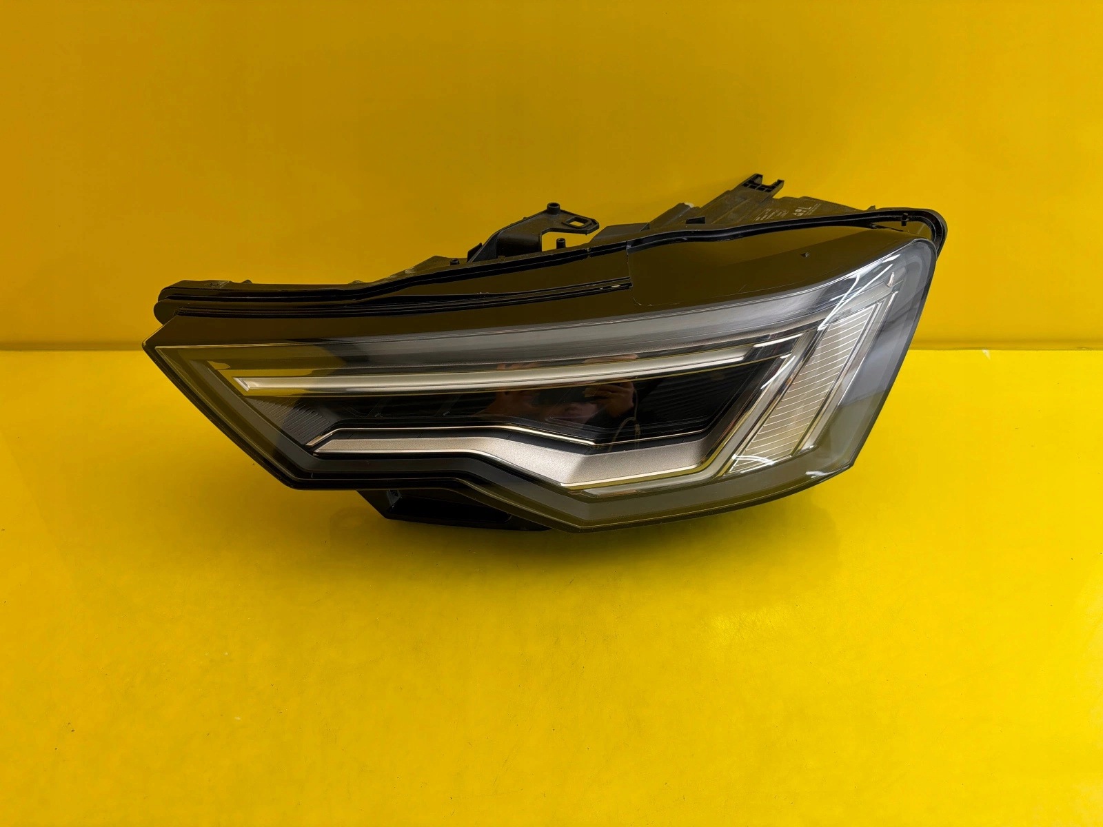 light left Audi A6 C8 4K Full Led 4K0941039