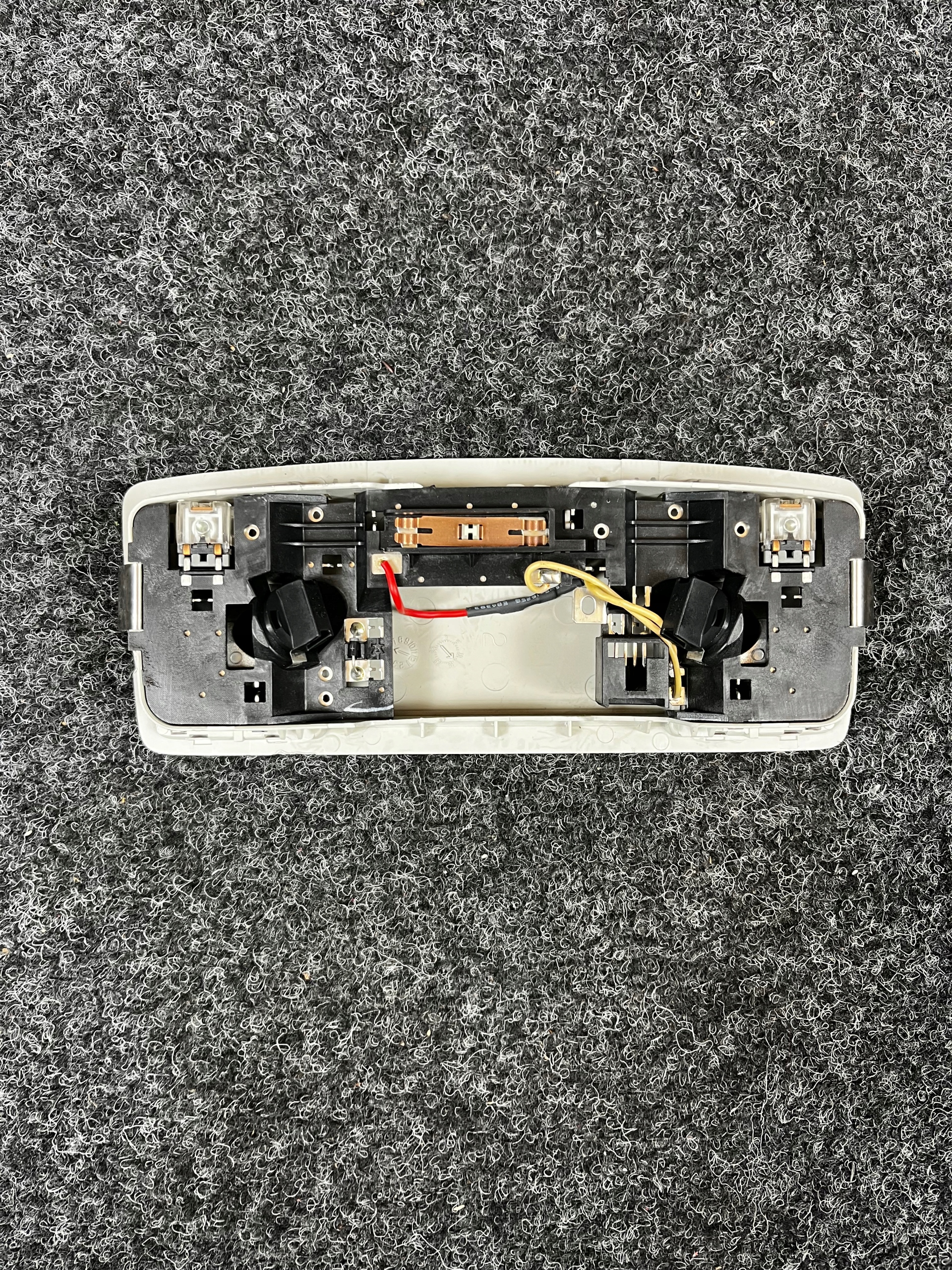 лампочка Обшивка потолка mazda cx7