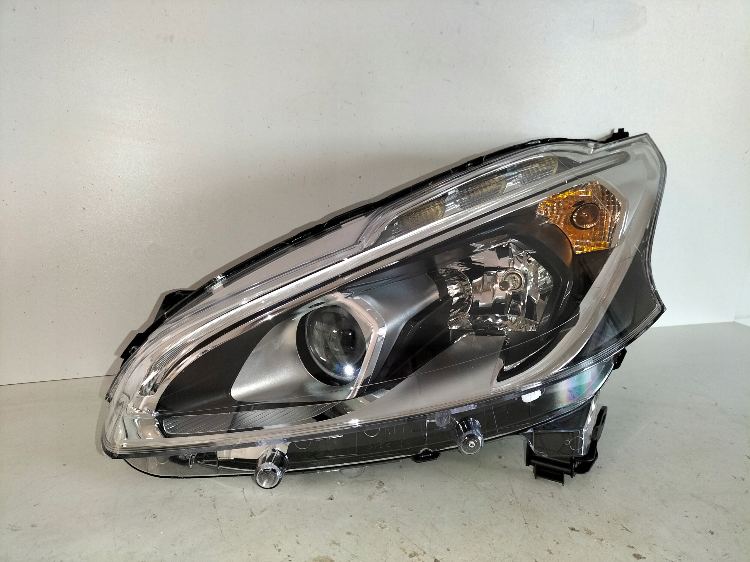 light front reflektor left PEUGEOT 208 LIFT 15-19