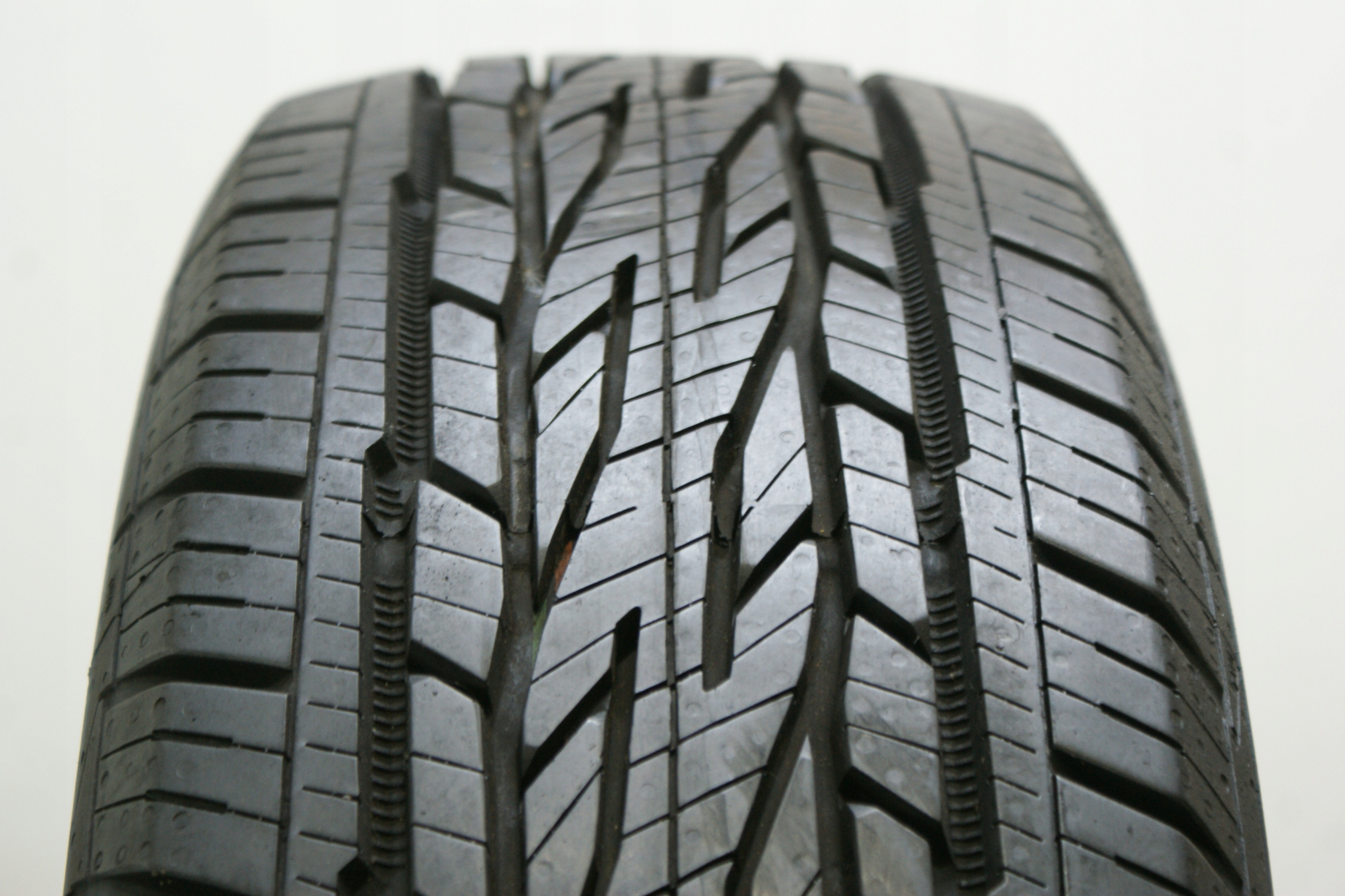 215 / 70R16 CONTINENTAL CONTICROSSCONTACT LX2 9,1 мм