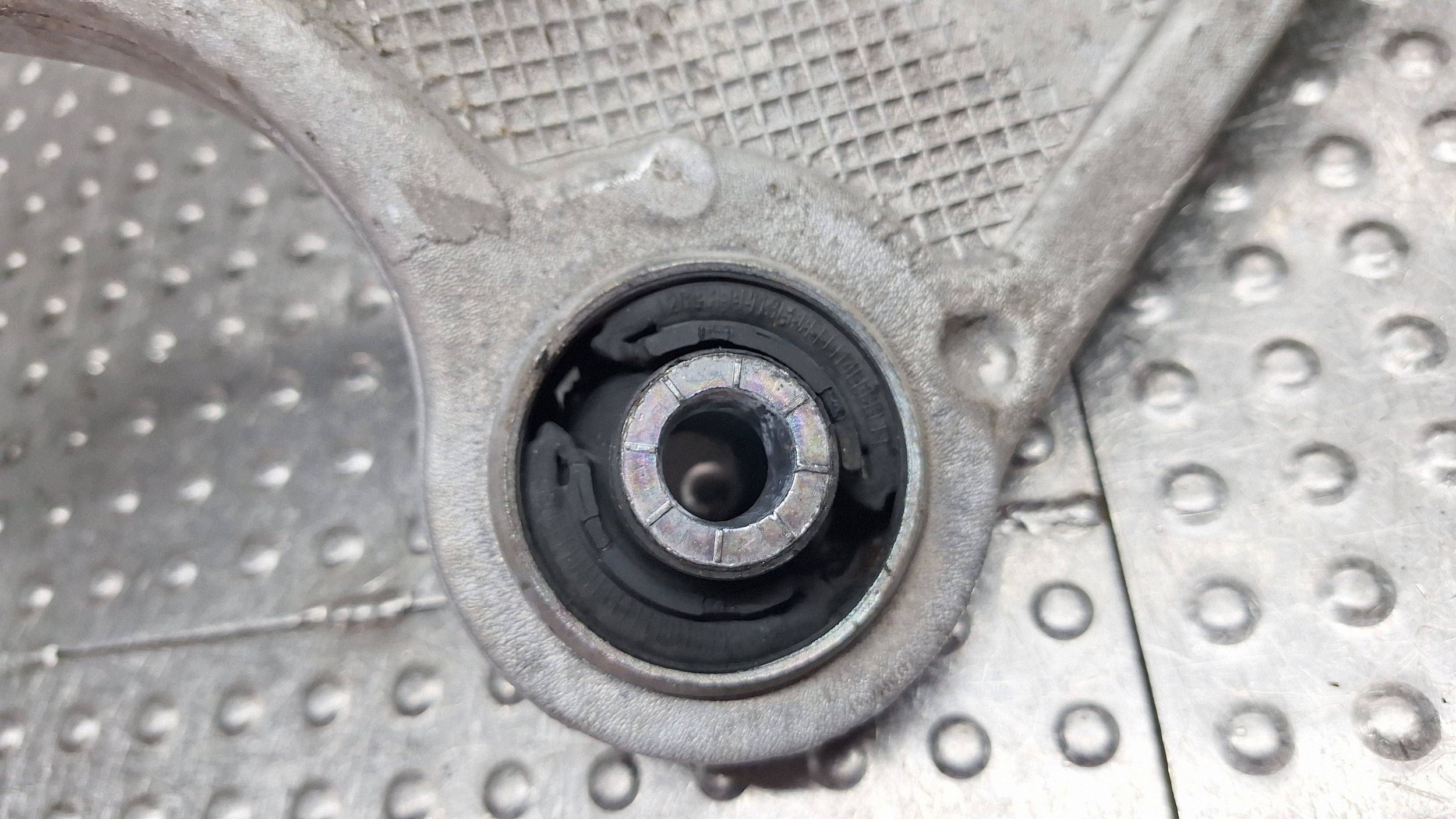 arm right front FG9C-3C339-ANA FORD MONDEO MK5