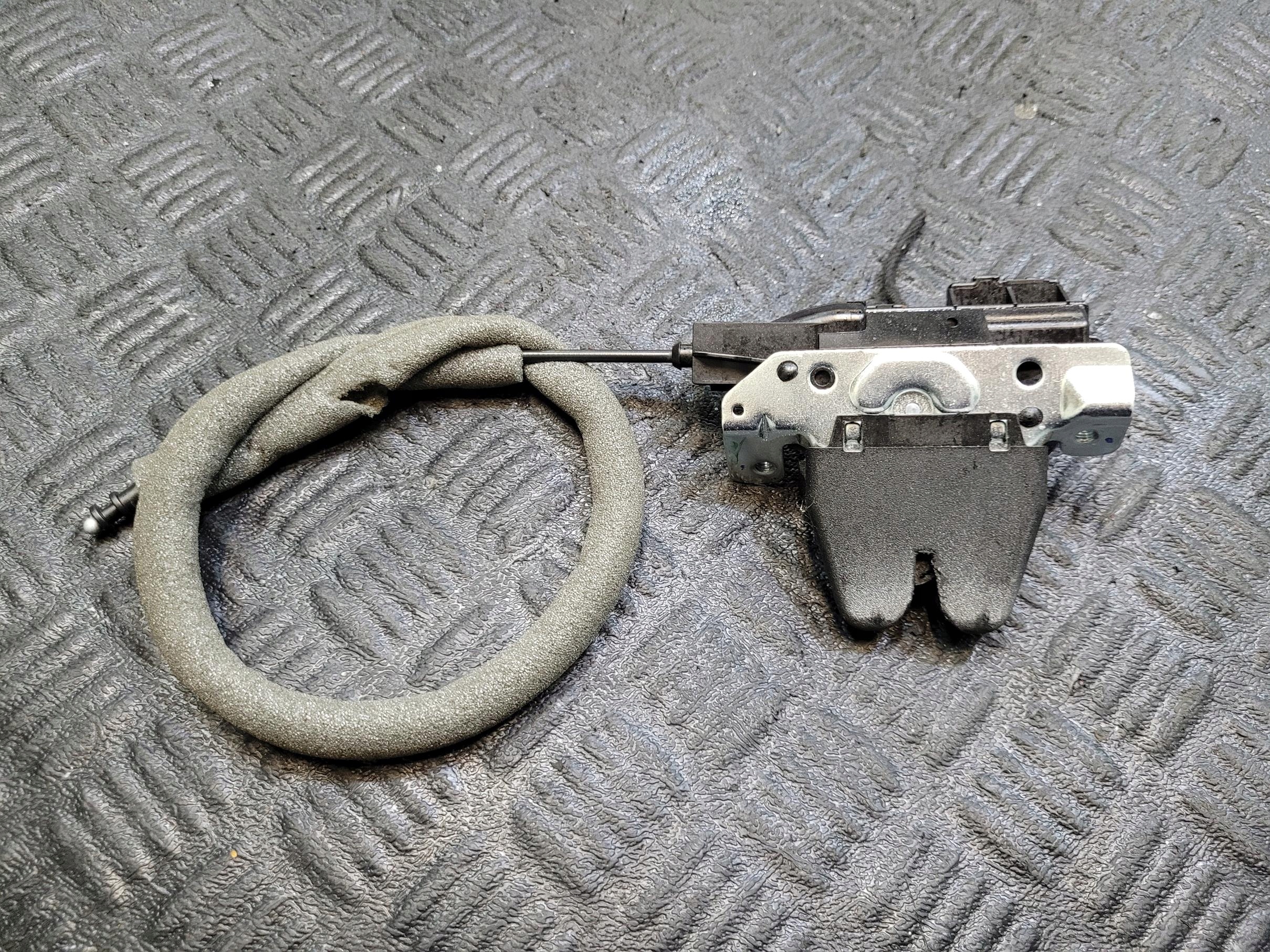lock bonnet boot A2047500485 MERCEDES E W212 LIFT 2.2 D CDI
