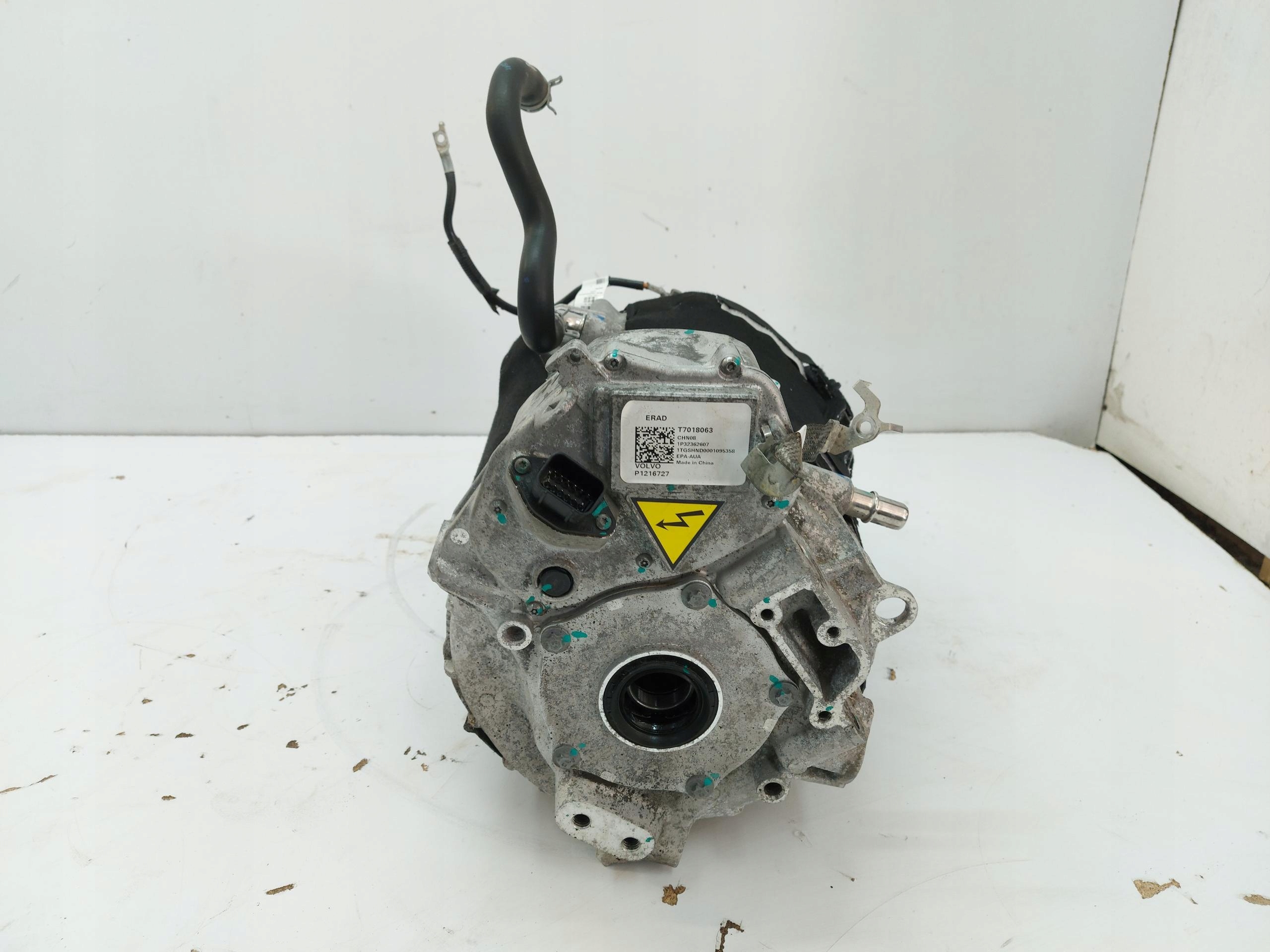 VOLVO XC40 LIFT engine electrical rear part 32362607