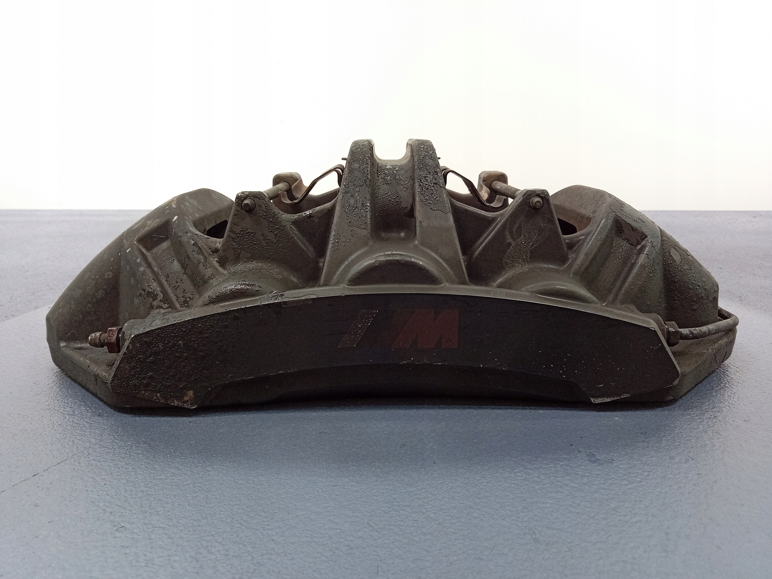 BMW M3 G80 3.0 B тормозной суппорт передний левый