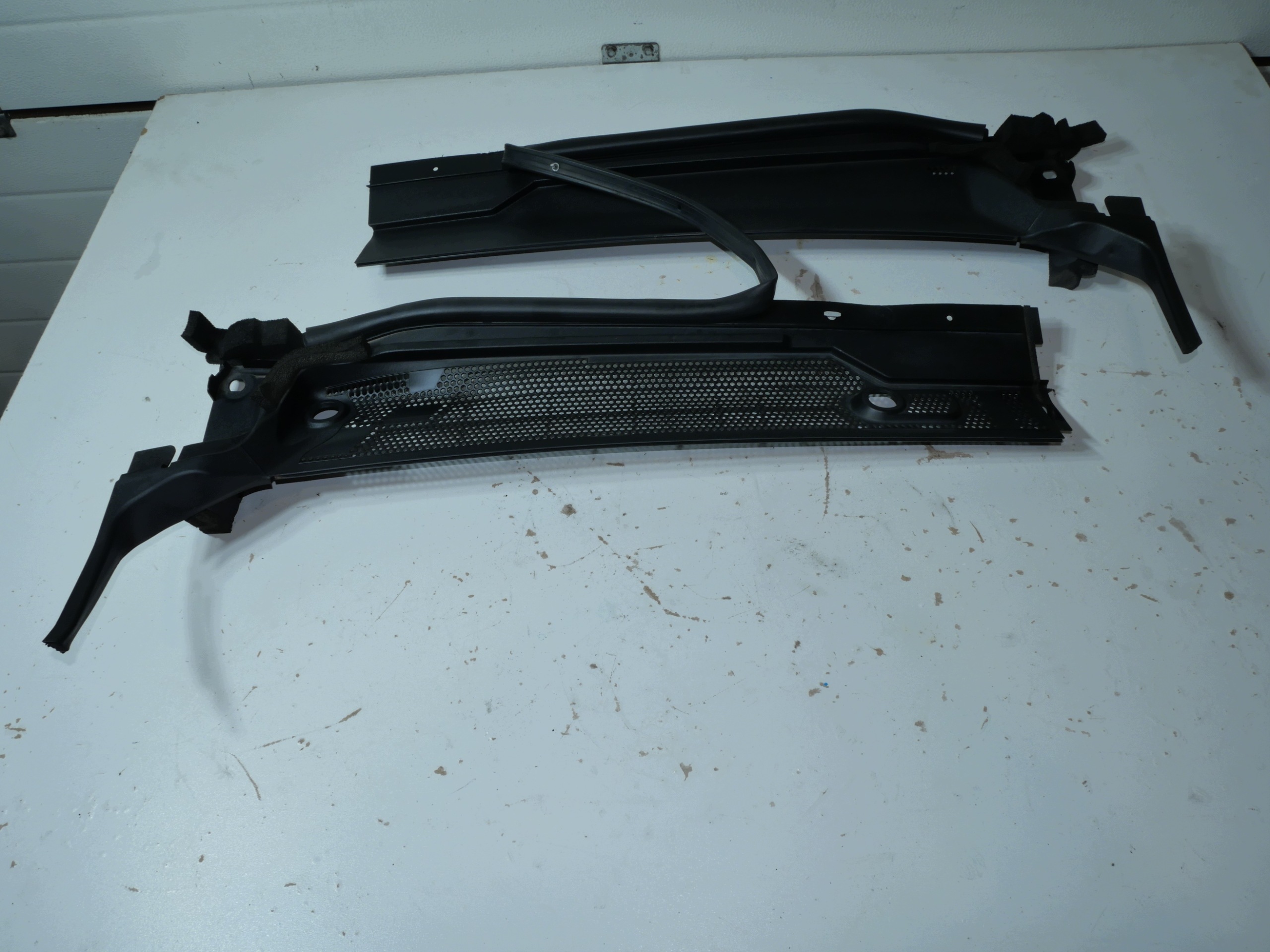 szelvedo alsokeret FORD RANGER VI N1WB-E02222-D N1WB-E02223-D