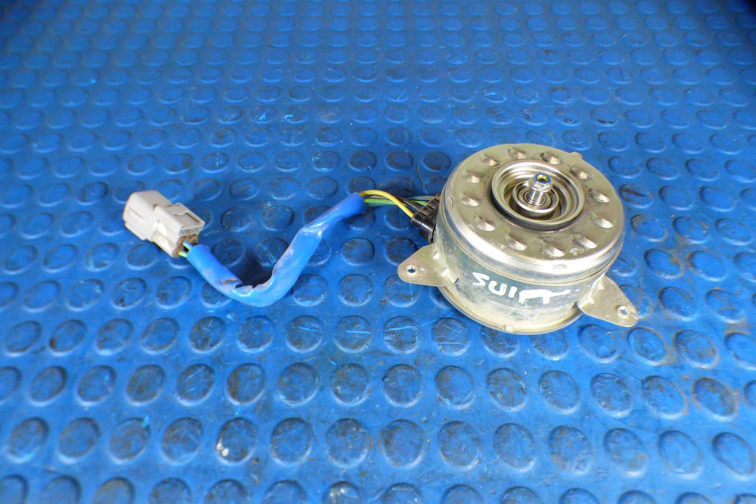 Suzuki Swift mk8 VI 1.2 engine mini motor of a fan radiator