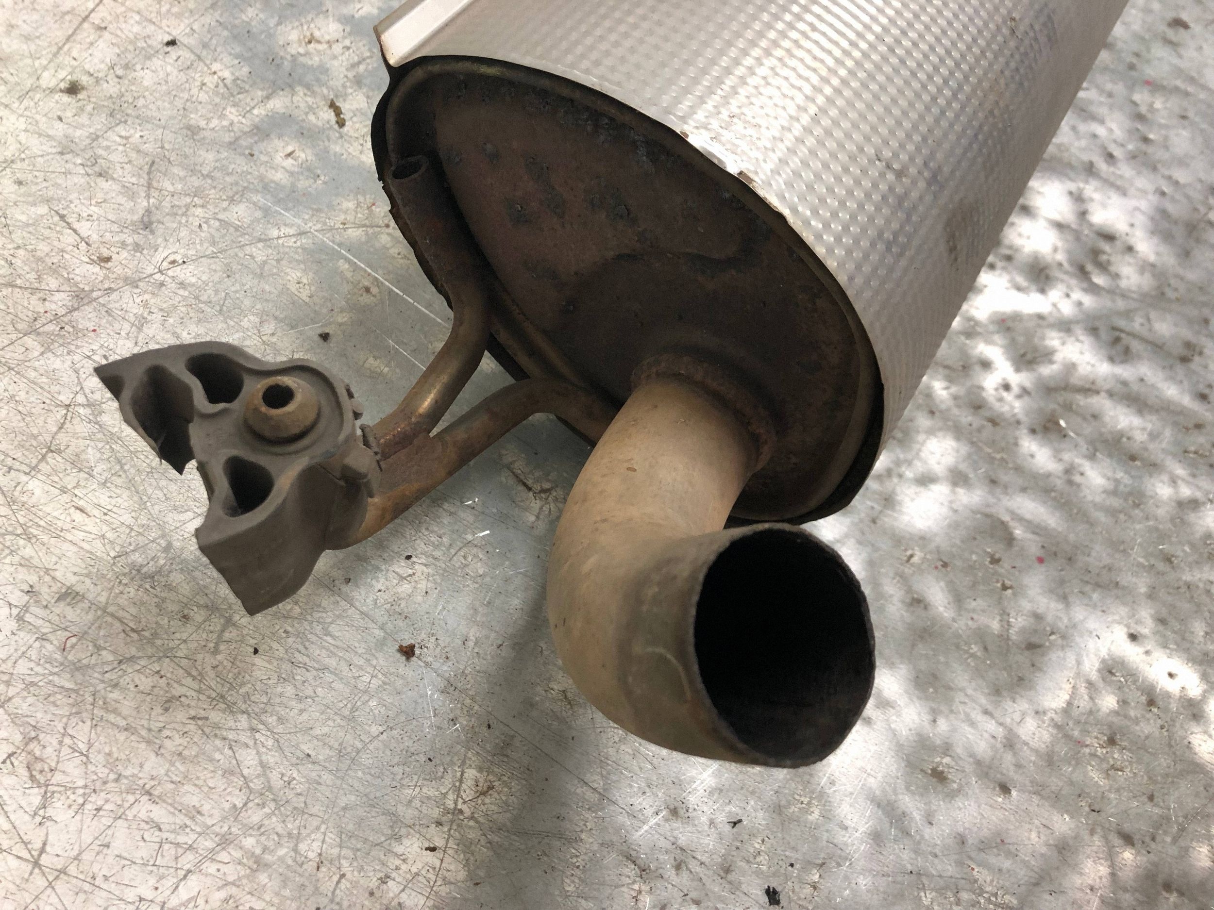 dämpfer endschalldämpfer auspuff end RENAULT TWINGO III 205405738R