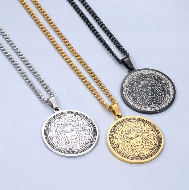 Czarny Naszyjnik Mitologiczna Meduza Gorgon STAL Punk Gothic Długość całkowita 60 cm