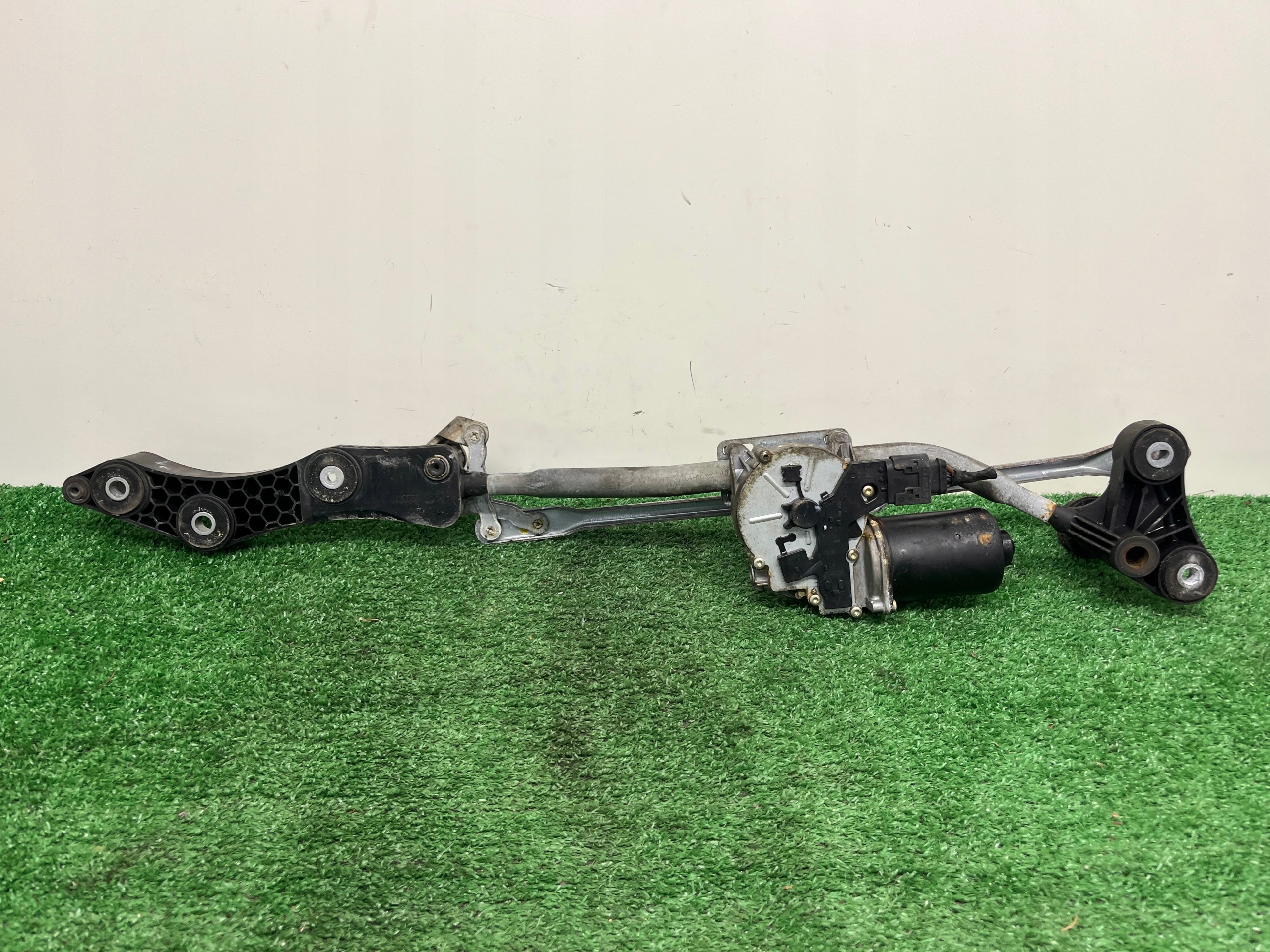 wiper mechanism front BMW E60 404822 / 6934279