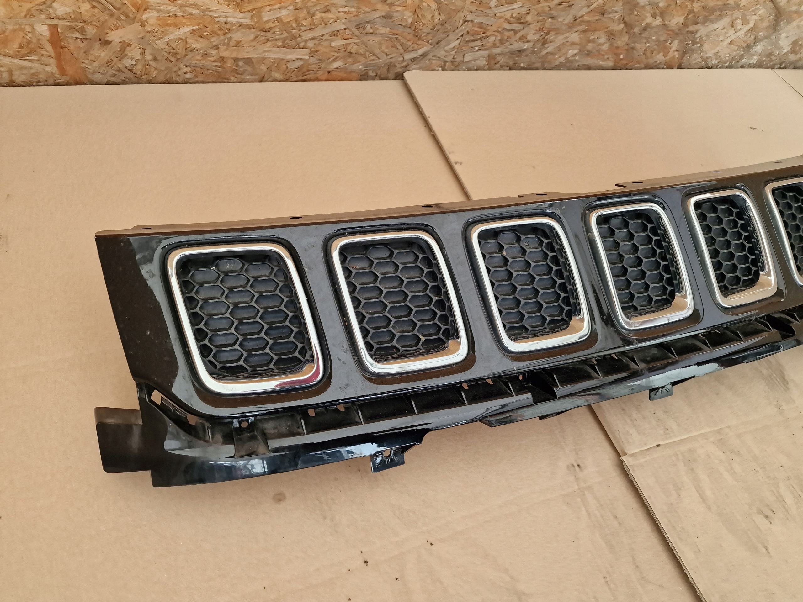 Jeep Compass MX Kühlergrill FRONTGRILL Kühlergitter 5UP86TRMAB - Thumbnail 3