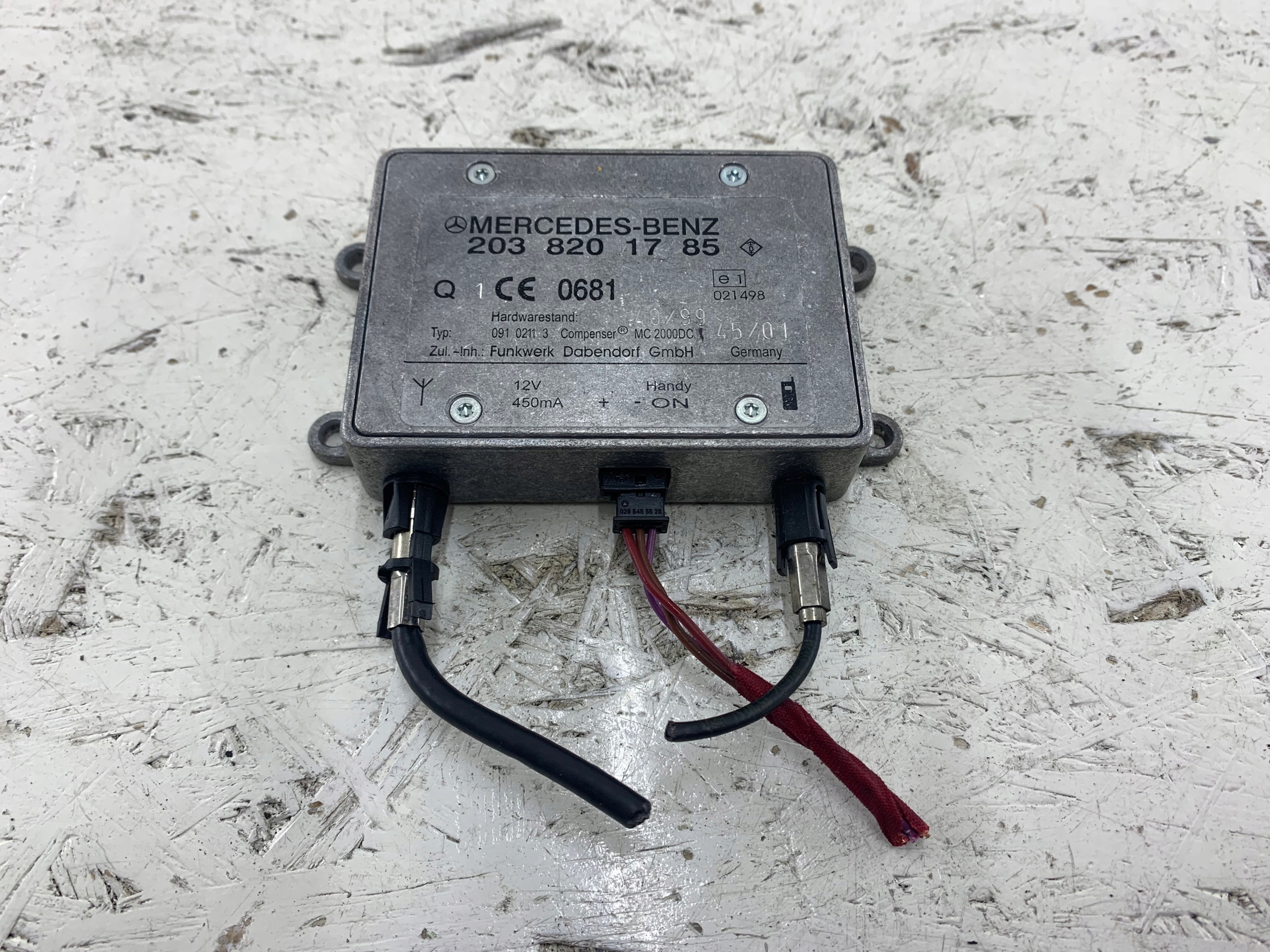 MERCEDES W203 antenna amplifier 2038201785