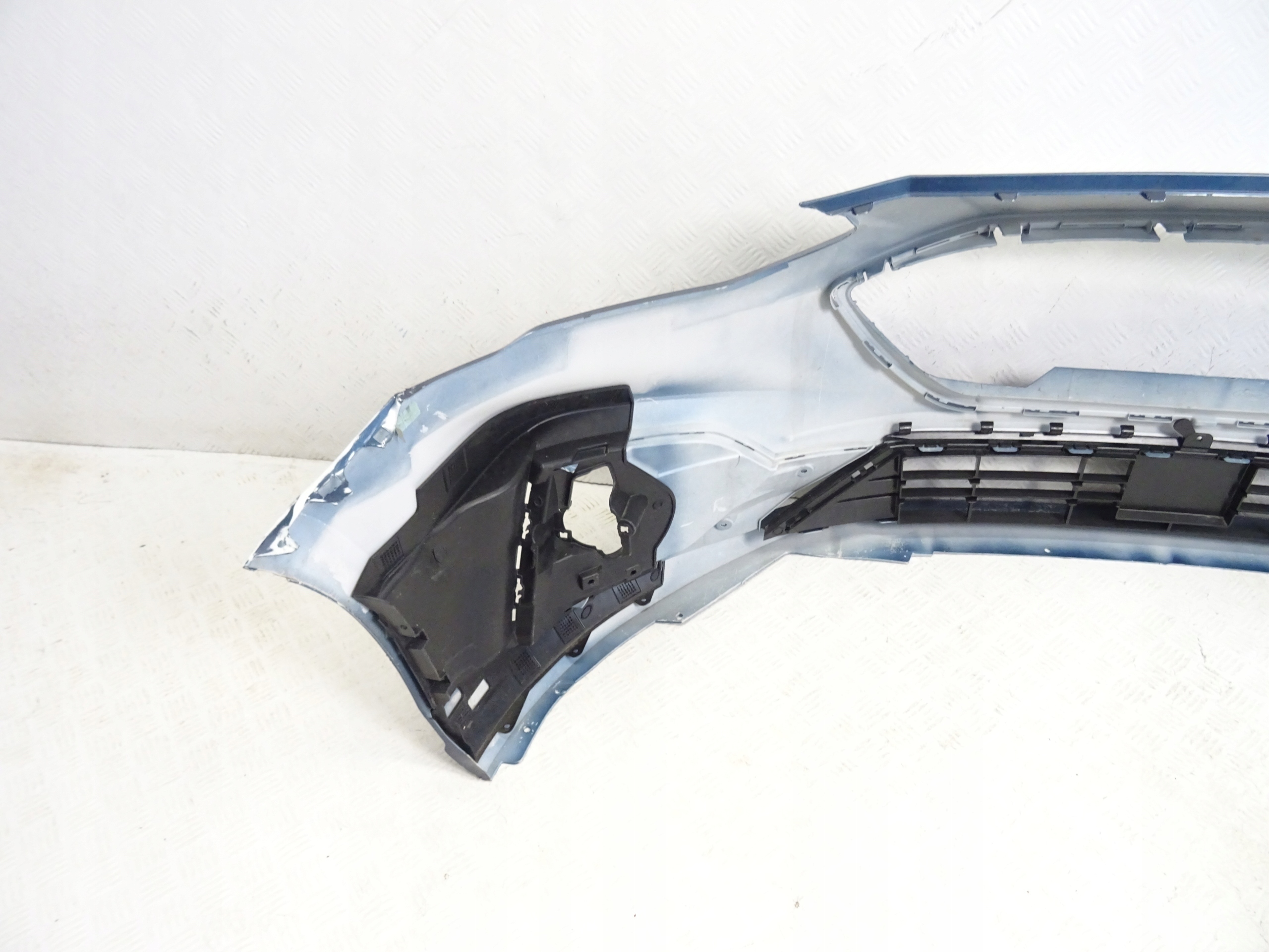 Ford Focus MK4 ST nárazník predok predný