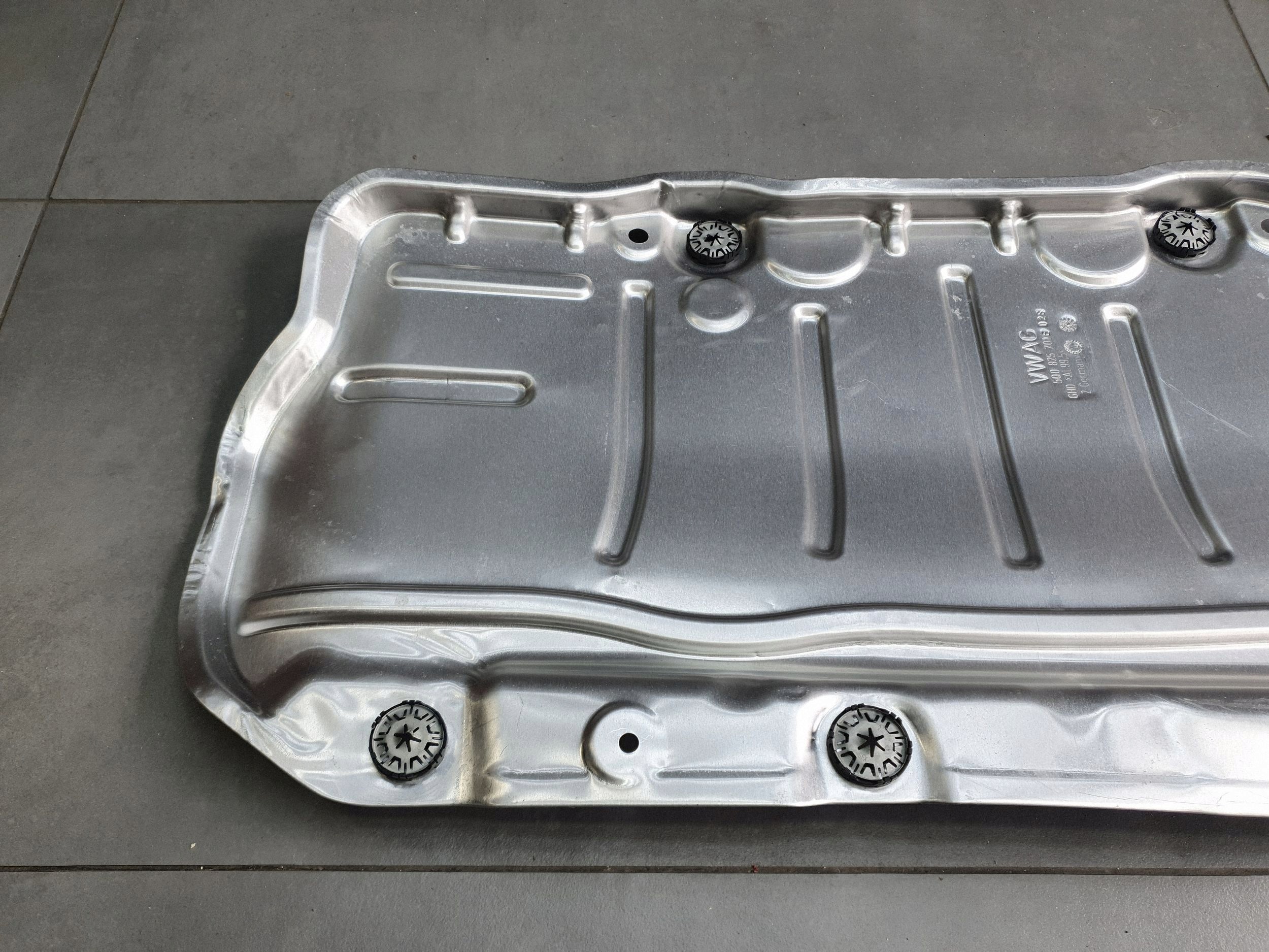 Audi A3 8Y hb Blende Abdeckung termiczna 5Q0825701E