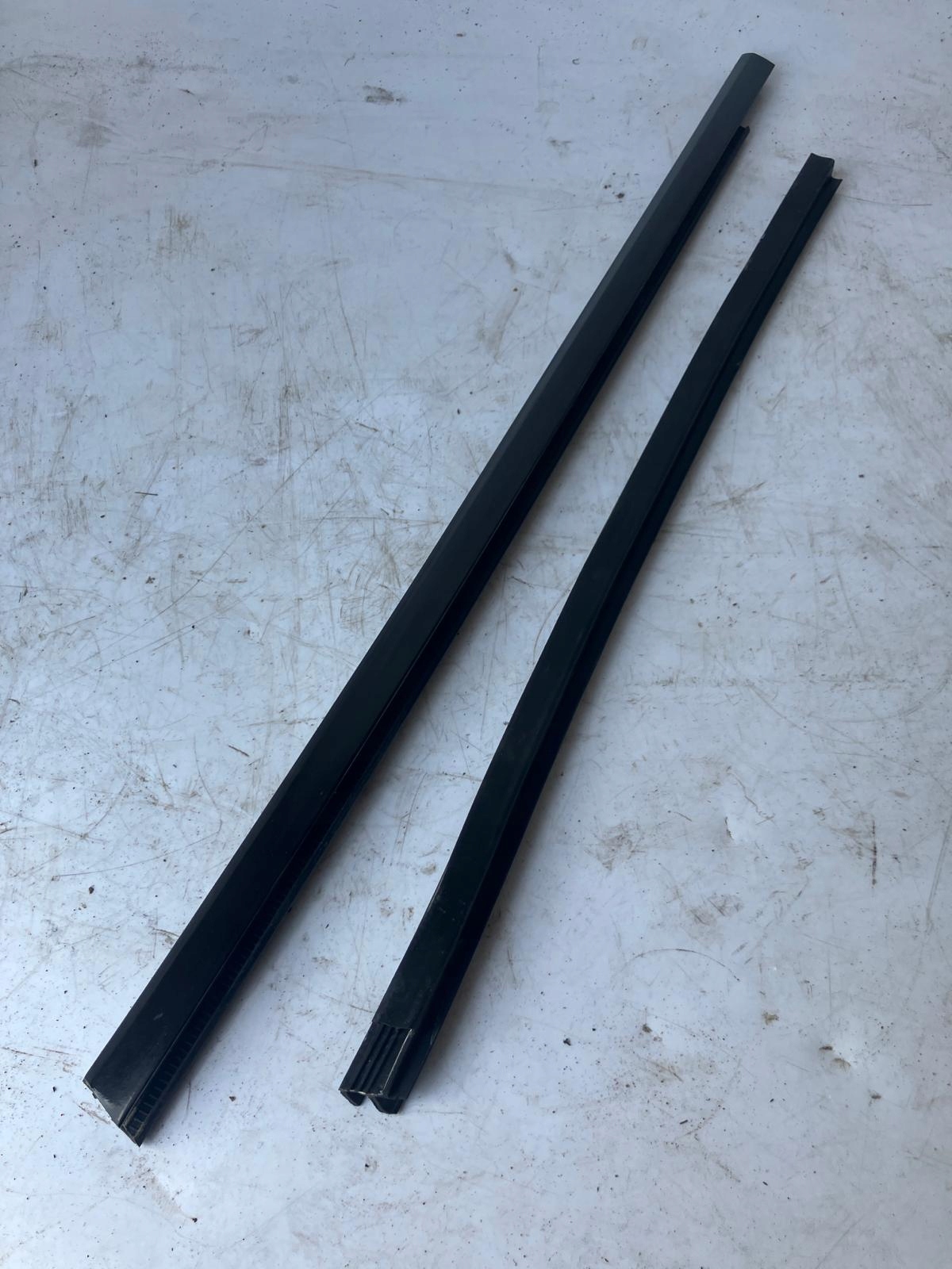 moulding dust door left front TESLA MODEL S PNBL