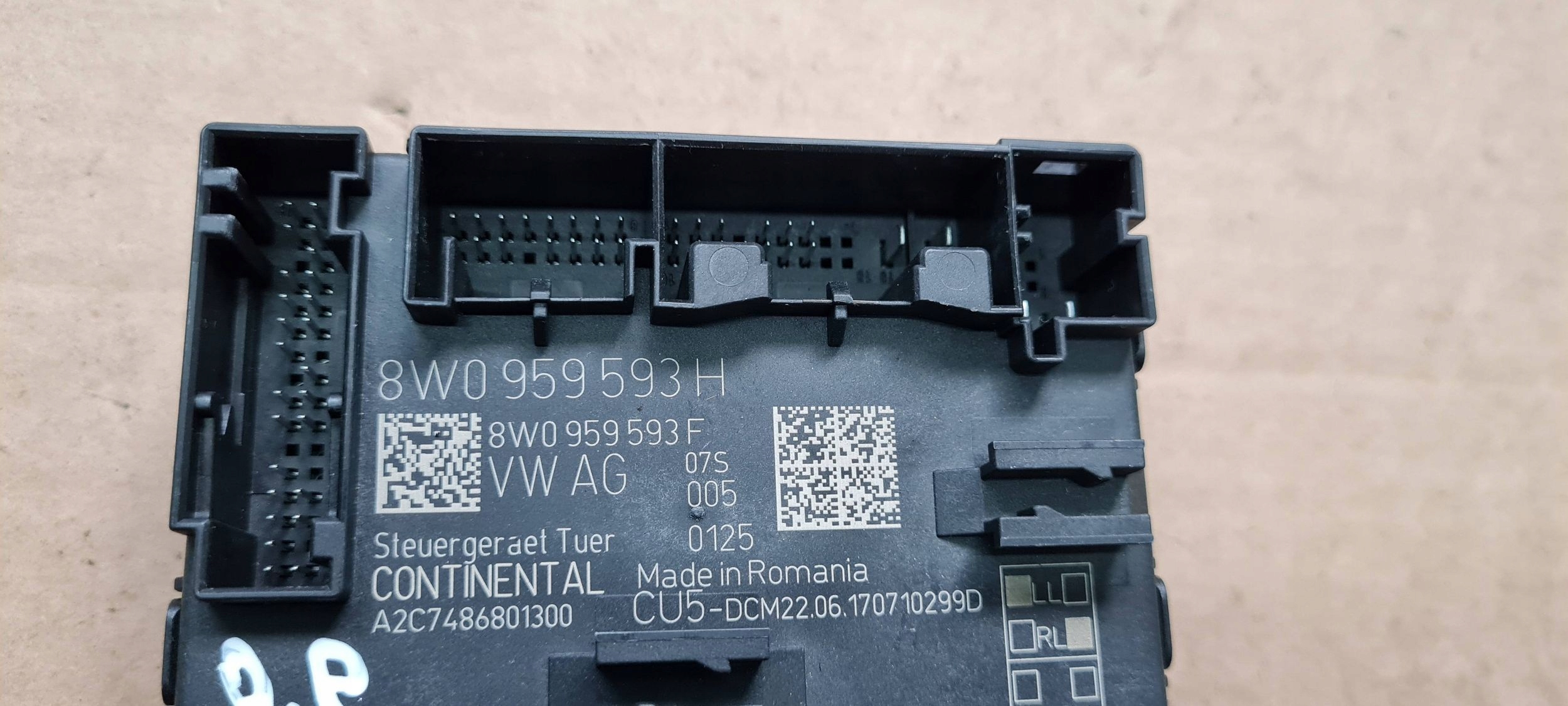 A4 B9 8W module control unit door front 8W0959593H A5 8W
