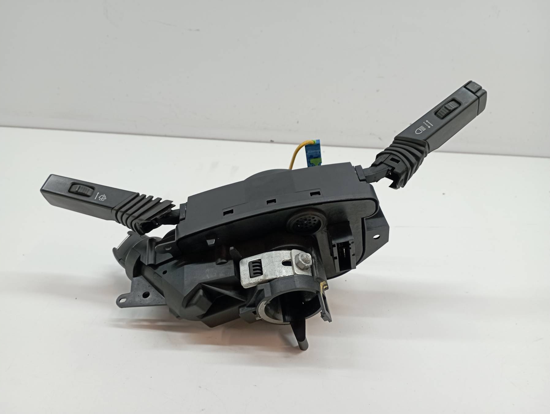 steering wheel levers and controls ignition key 13125074BS Opel Vectra