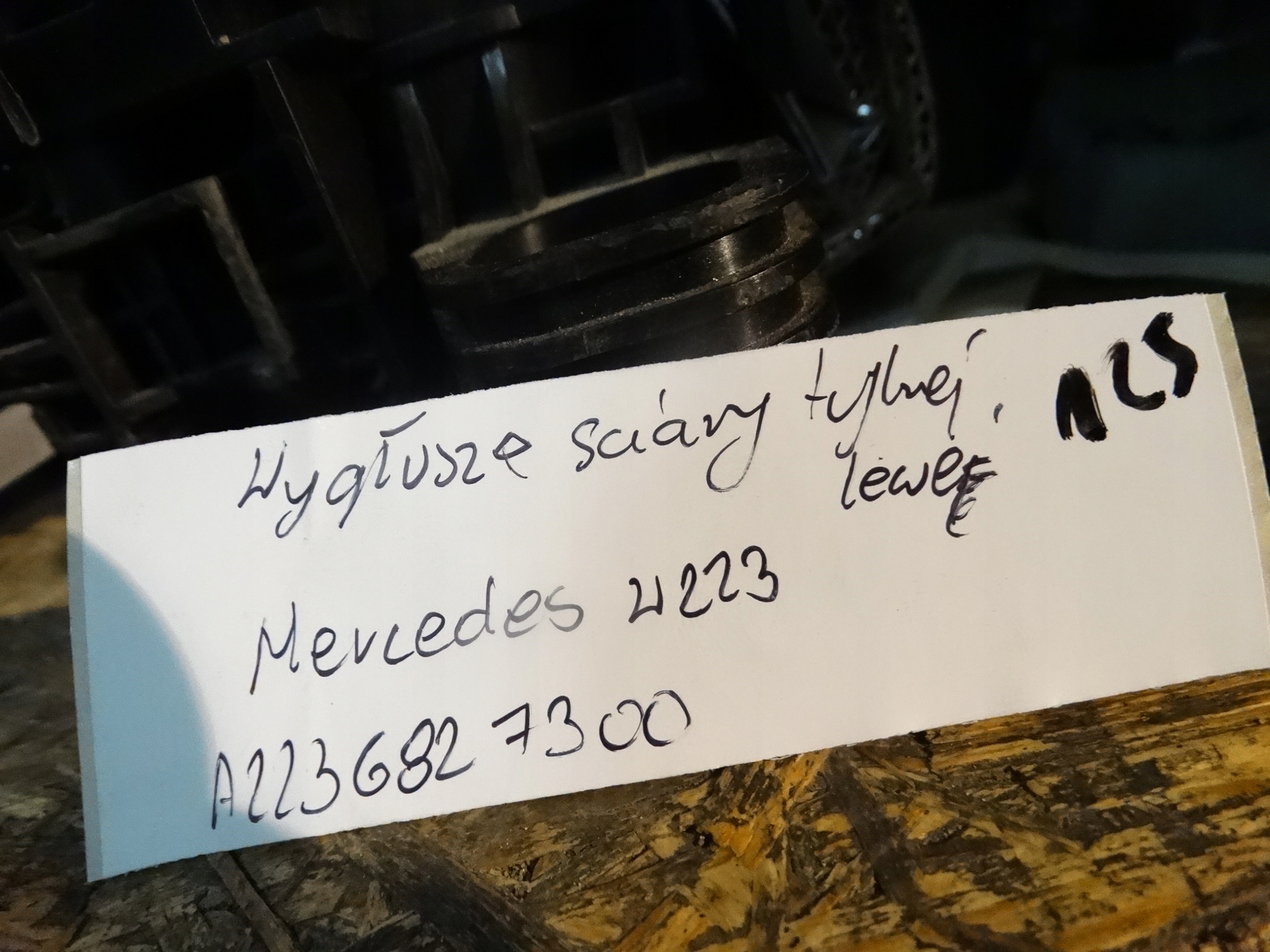hangszigetelő SCIANY hátsó bal MERCEDES W223 1