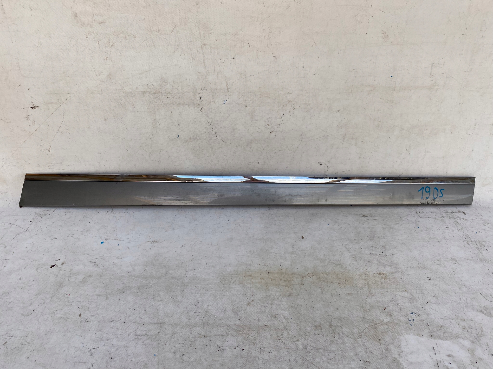 AUDI A6 C6 LIFT 08-12 moulding door right lower front 4F0853960J