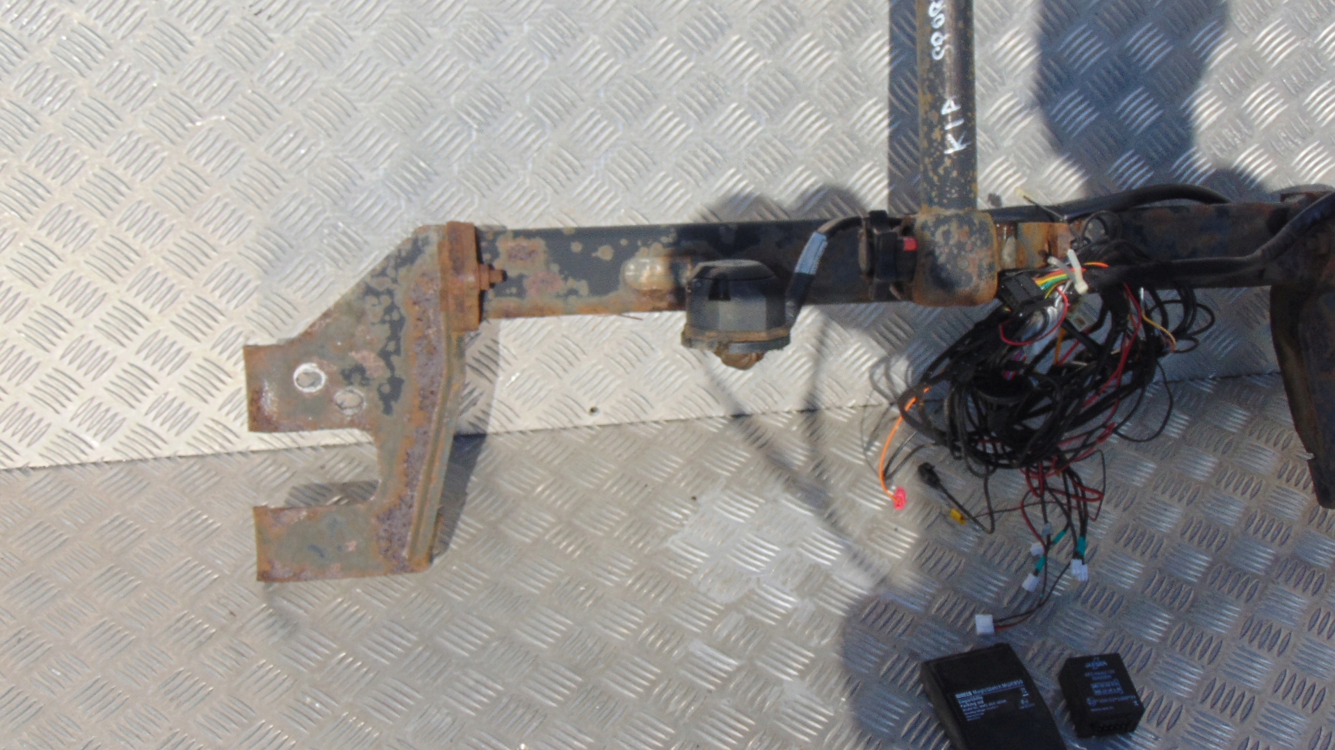 KIA SPORTAGE II hak holowniczy WIĄZKA MODUŁ Rodzaj kuli Wypinana pionowo