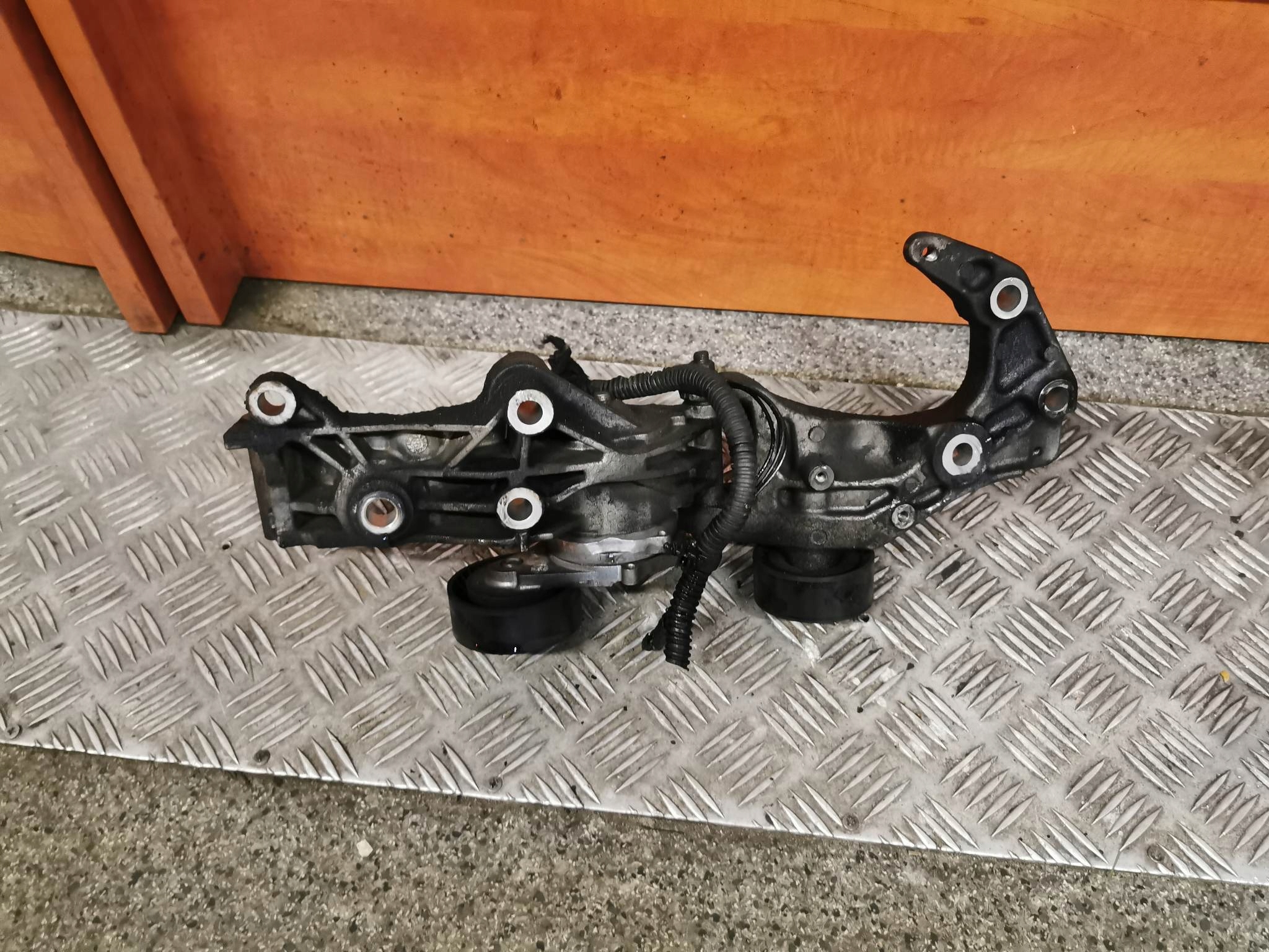 НАТЯЖИТЕЛЬ ЛАПЫ ГЕНЕРАТОРА OPEL OE 1.7 CDTI A17DTR