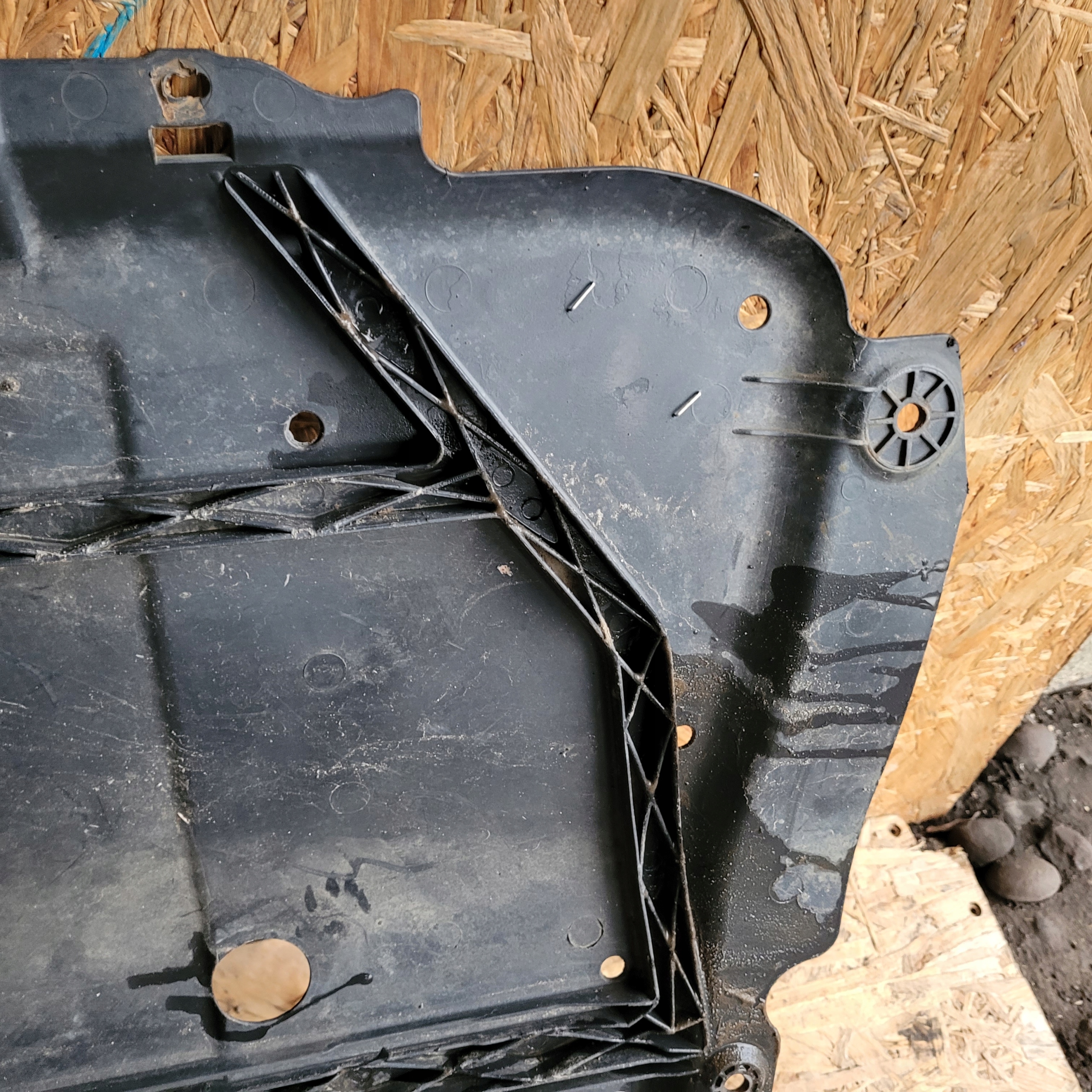 cover below engine DACIA SANDERO II 758904911R