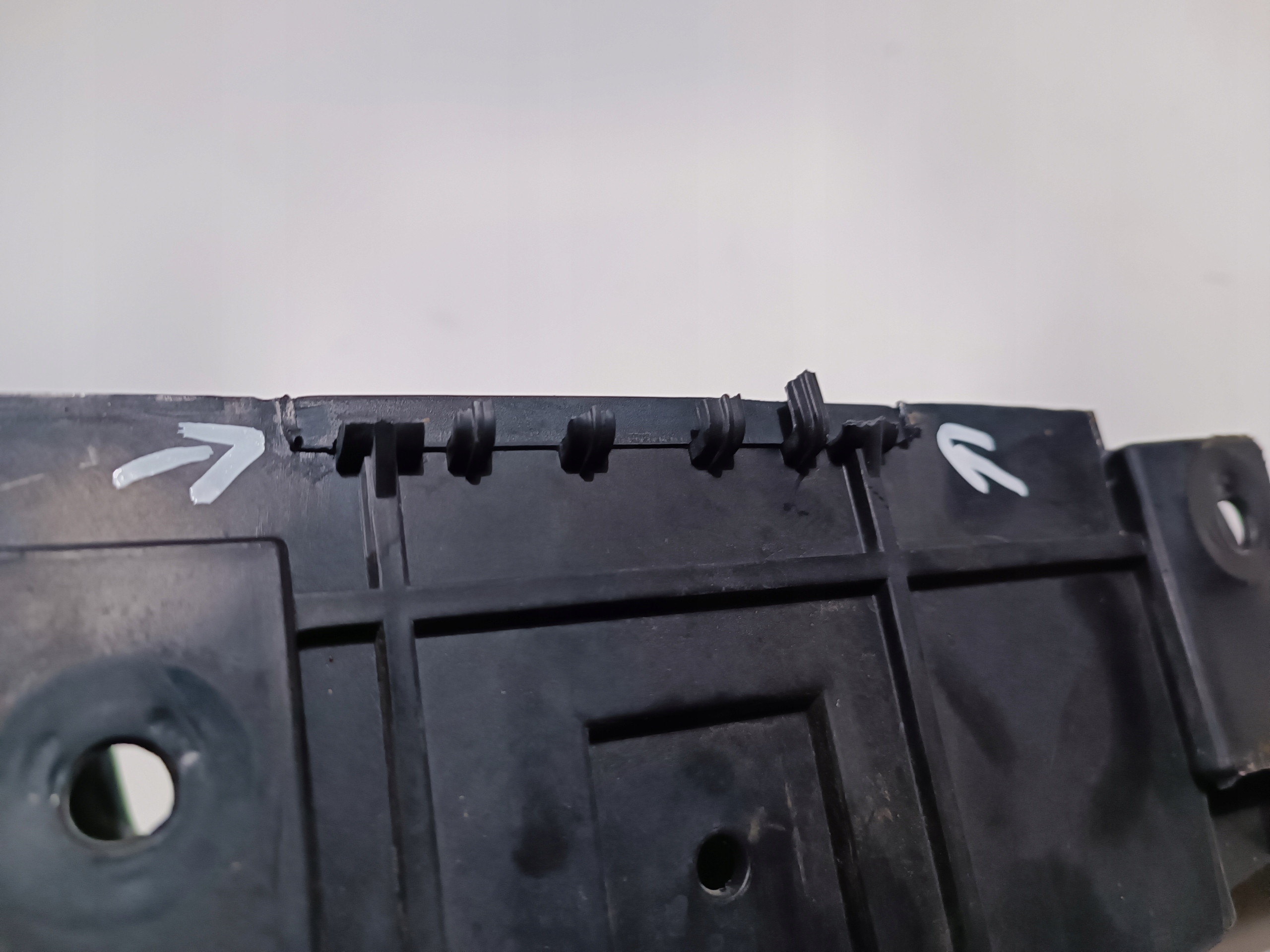 držač držač kutije osigurača Hummer H2