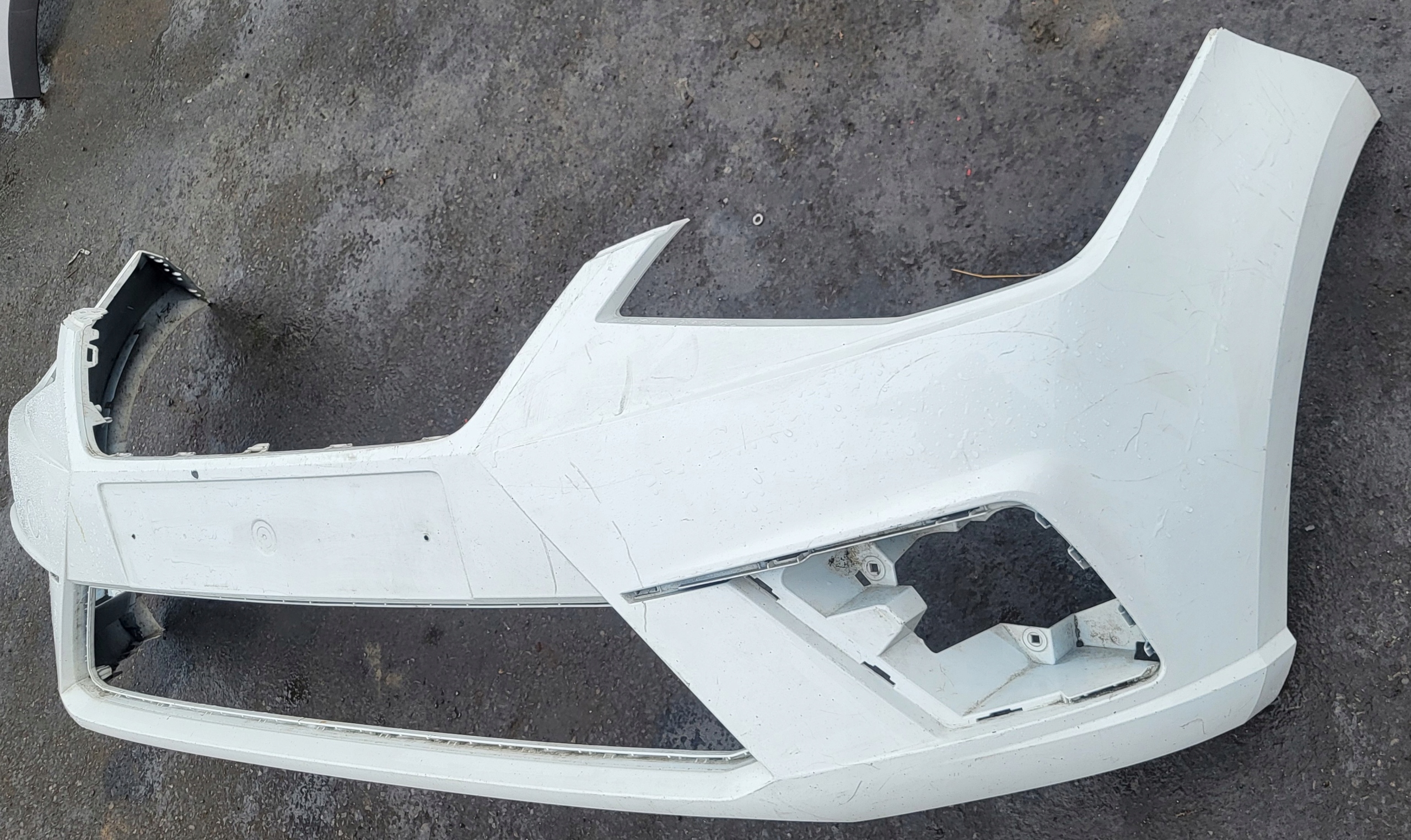 front bumper front SEAT IBIZA 5 V 6F BIALY OE