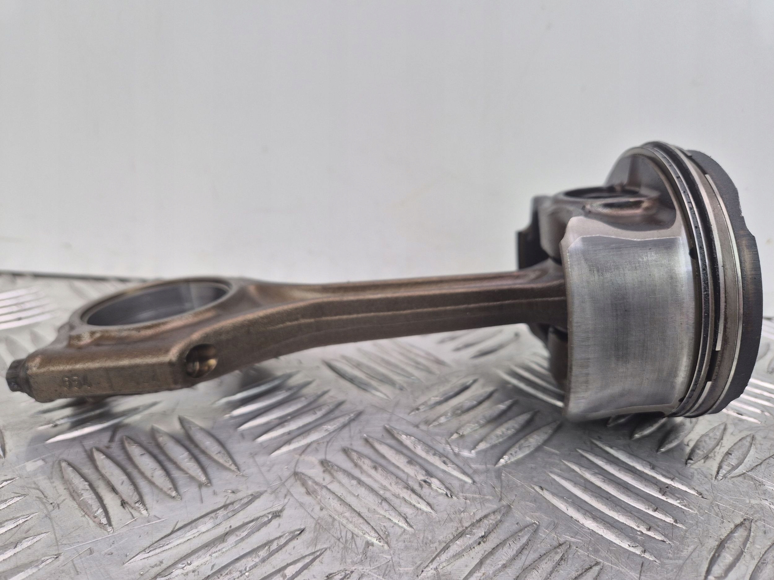 piston with connecting rod BMW 5 E60 E61 525i 84L59 M54