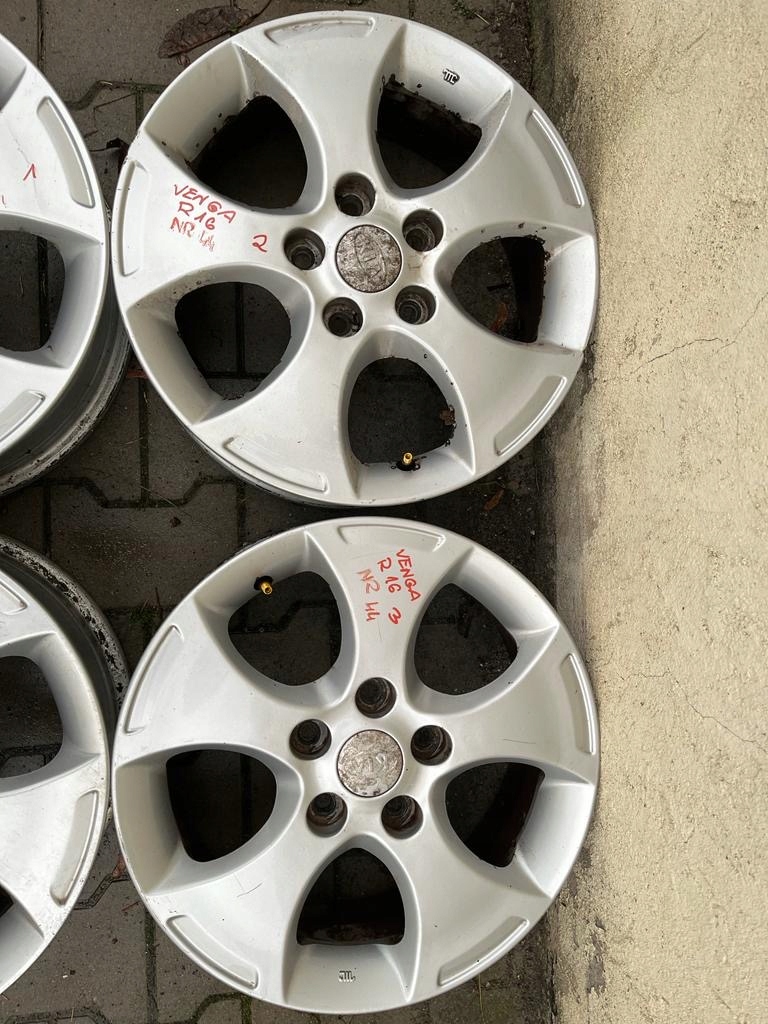 IX20 VENGA ORYGINALNE discs aluminium R16 5X114,3