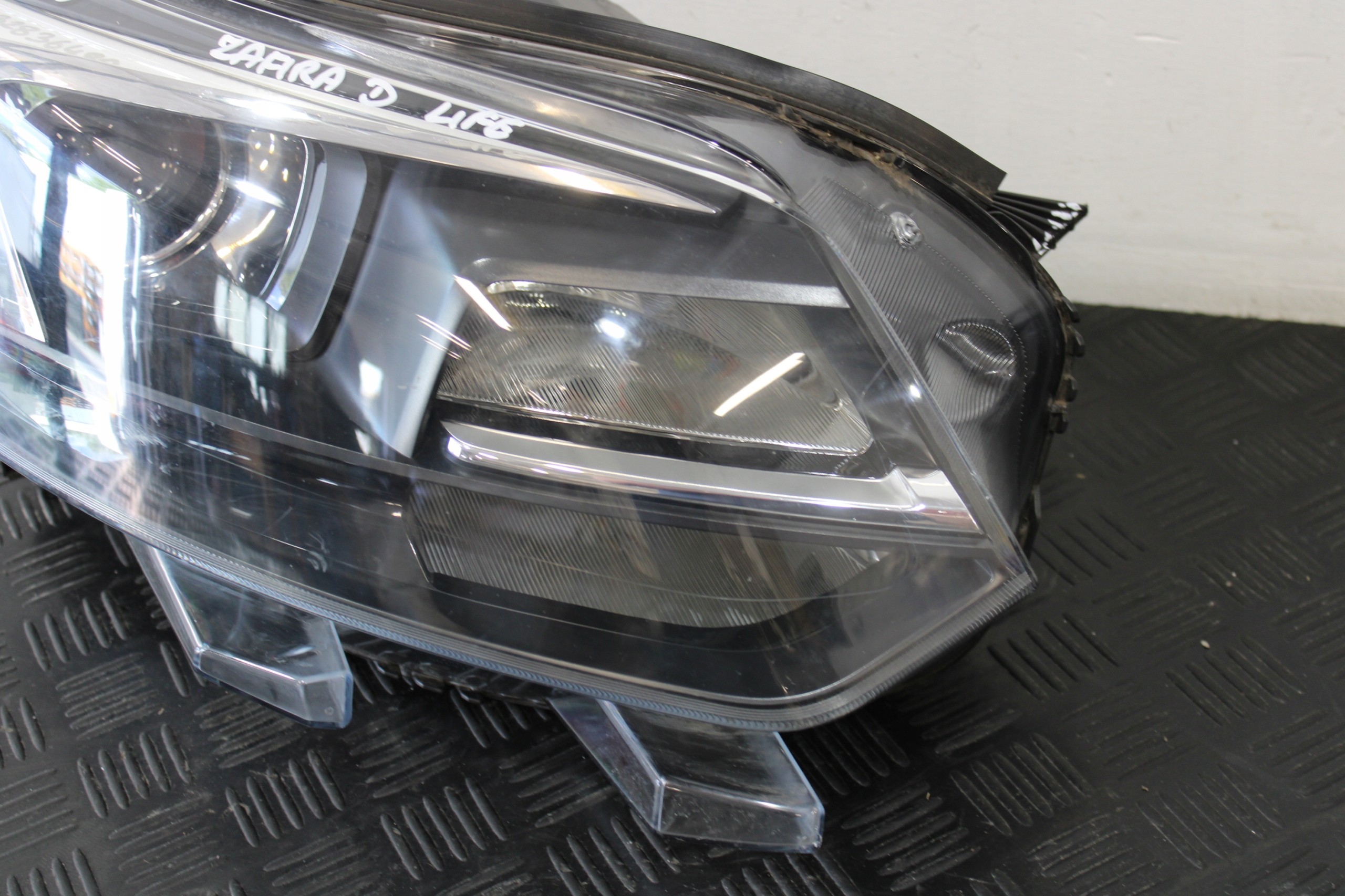 light right front right front 9832836480 OPEL ZAFIRA D LIFE