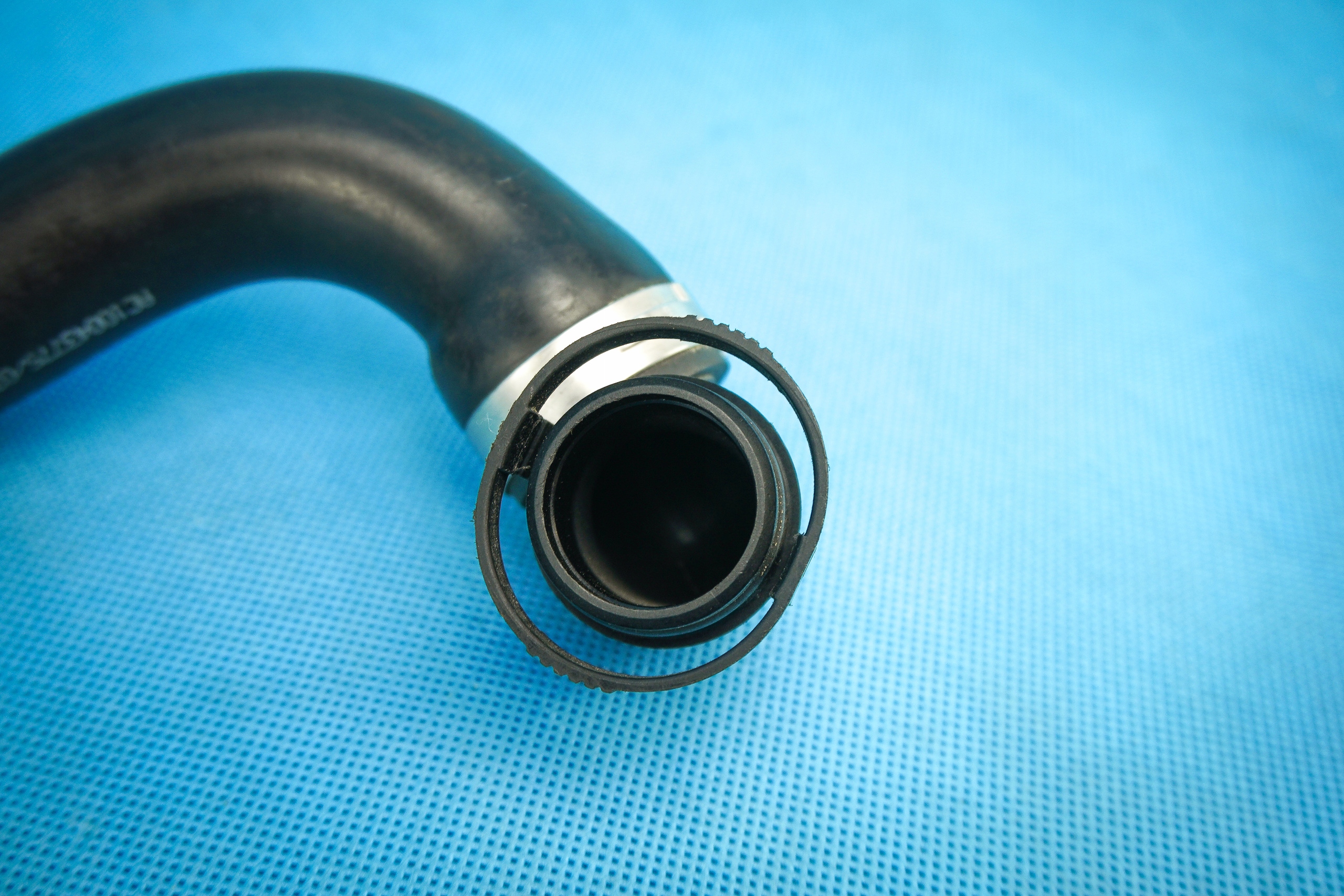 hose laczaca tlumik Audi S6 RS6 S7 RS7 079133889F