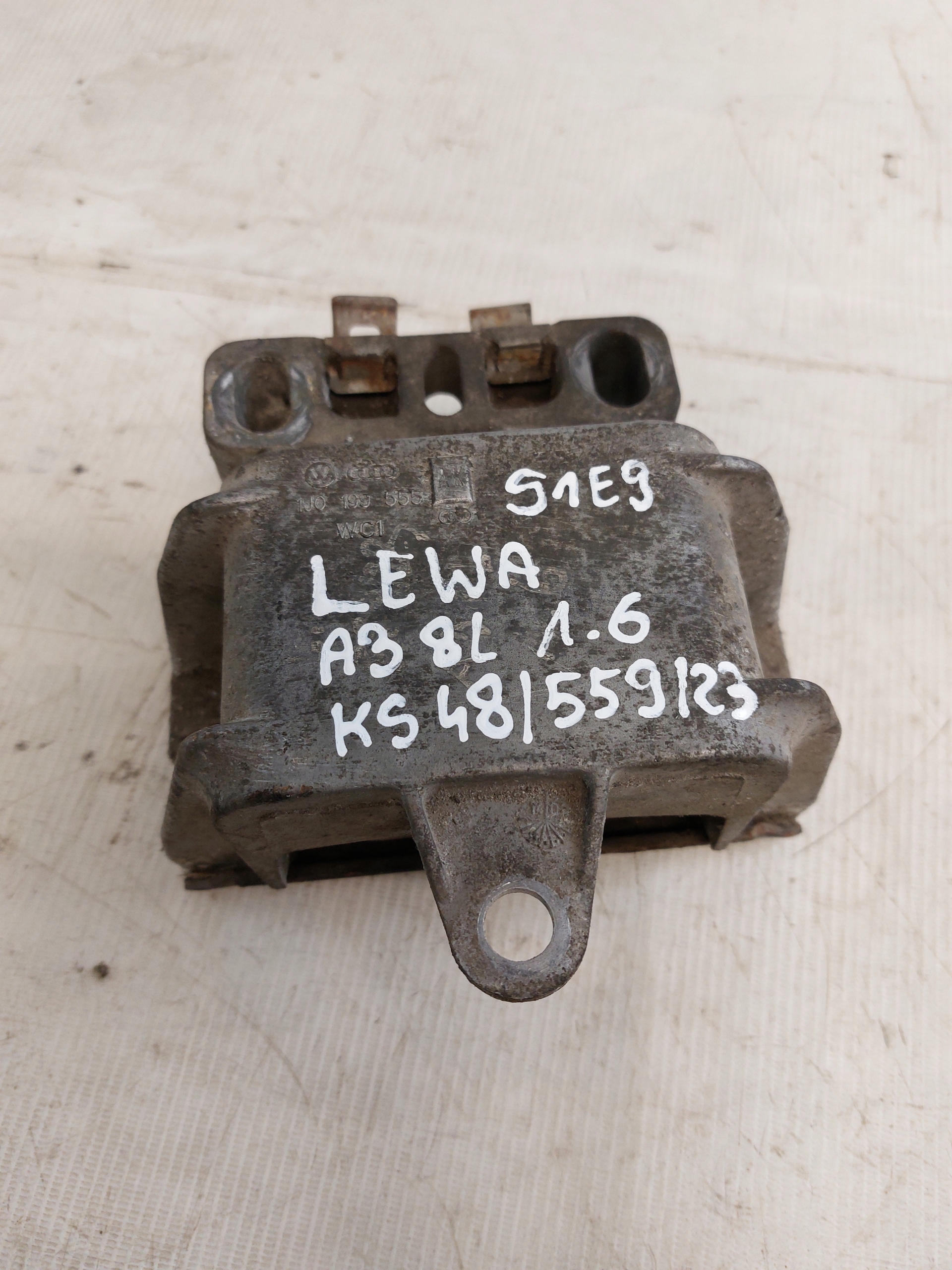 engine mount left AUDI A3 8L 1.6