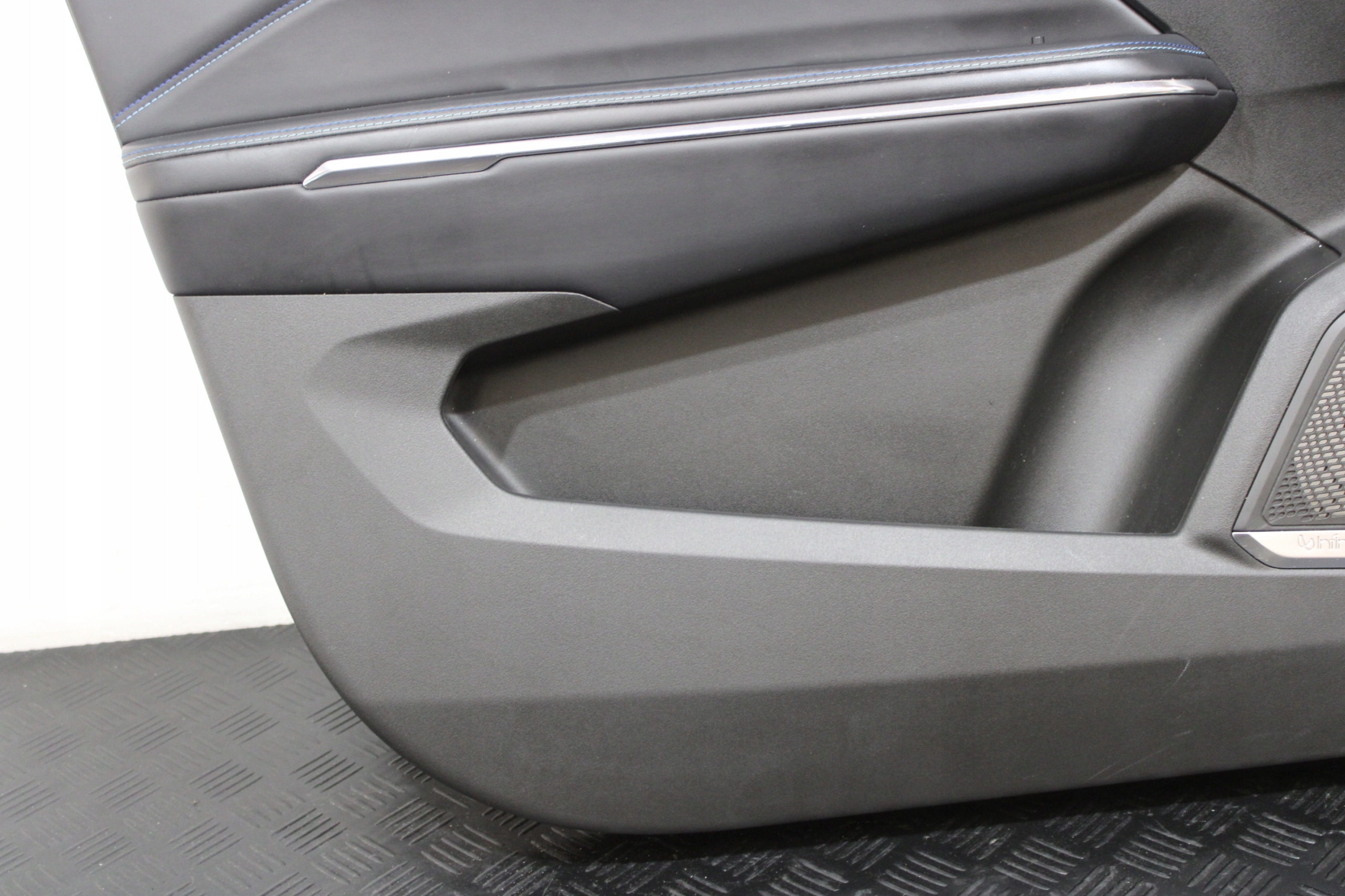 upholstery side door left front left LYNK&CO LYNK & CO 01 LIFT 2021