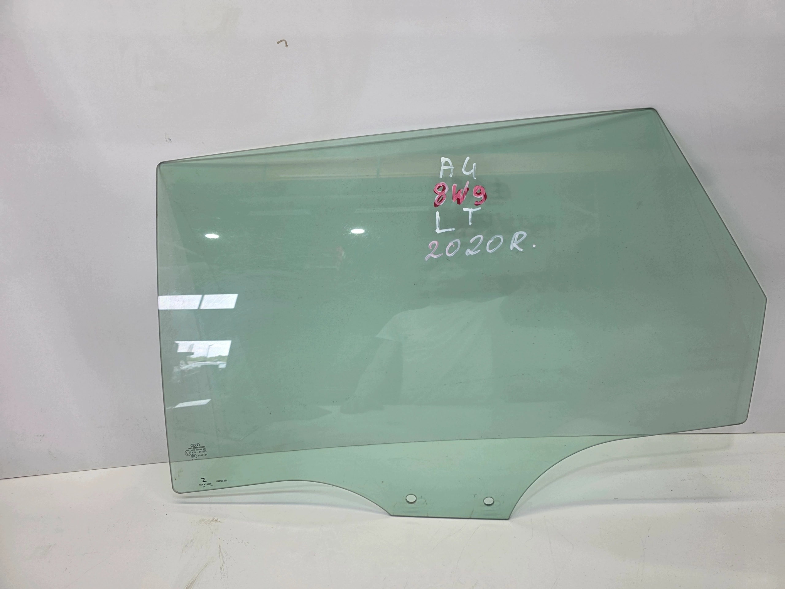 window side door left rear part AUDI A4 B9 AVANT 8W9845205 2020