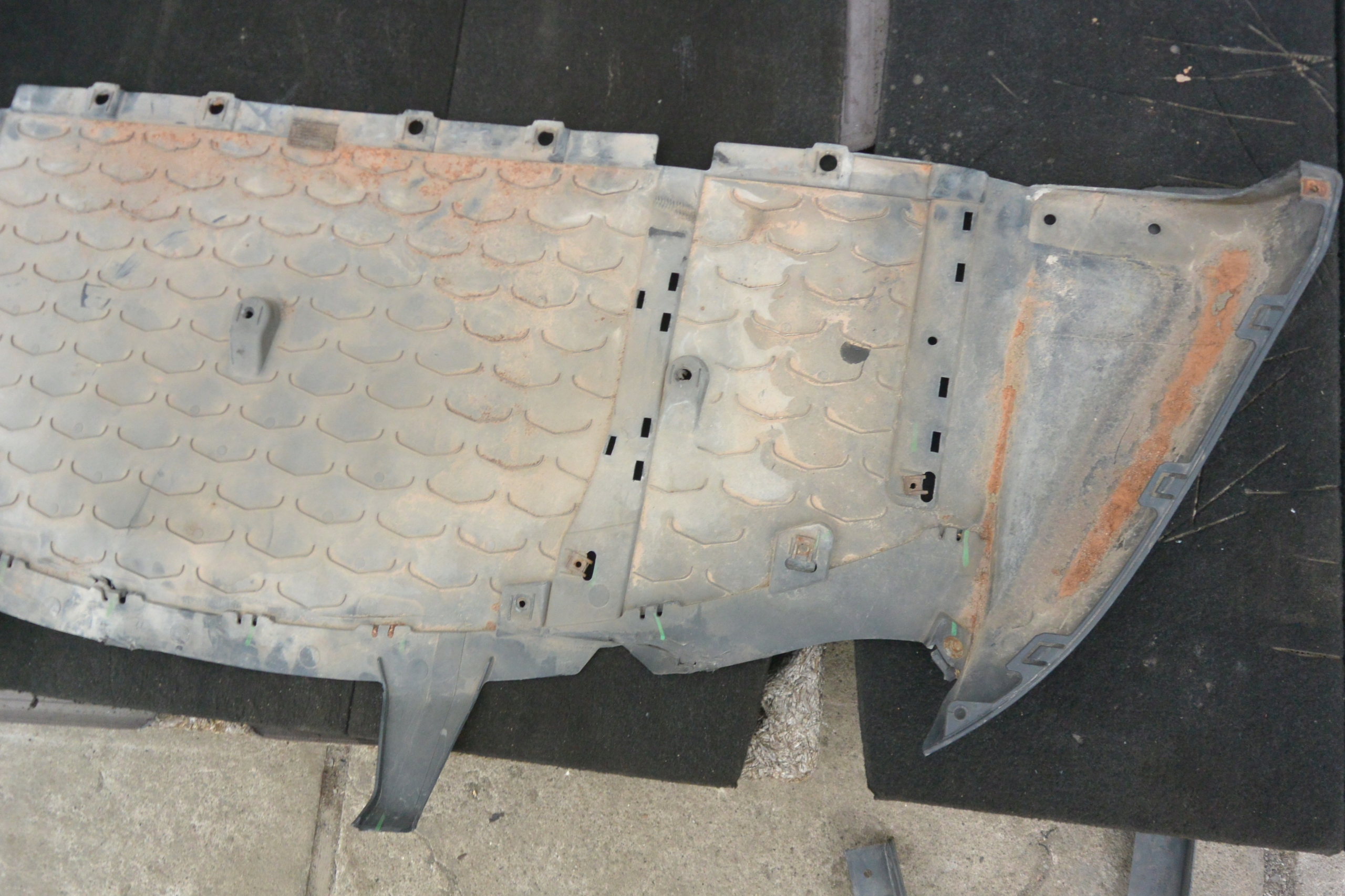 ABDECKUNG UNTER STOSSSTANGE HECK TESLA MODEL S 12-16