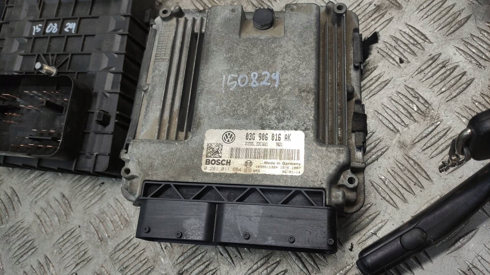 running board STARTOWY SEAT LEON II 1.9 TDI 03G906016AK