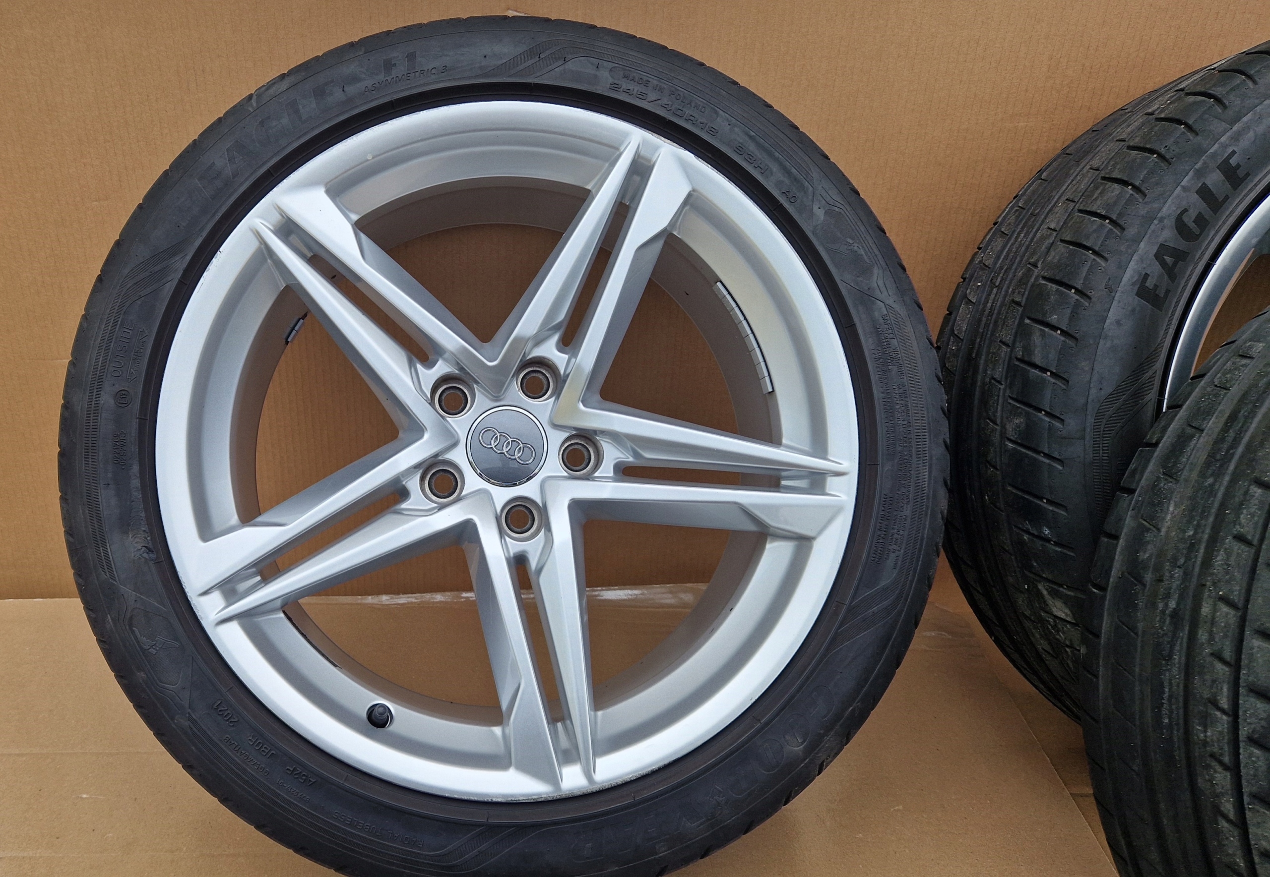 disc tyres AUDI A4 B9 AUDI A5 8W0601025DE 245/40/18 LATO nice