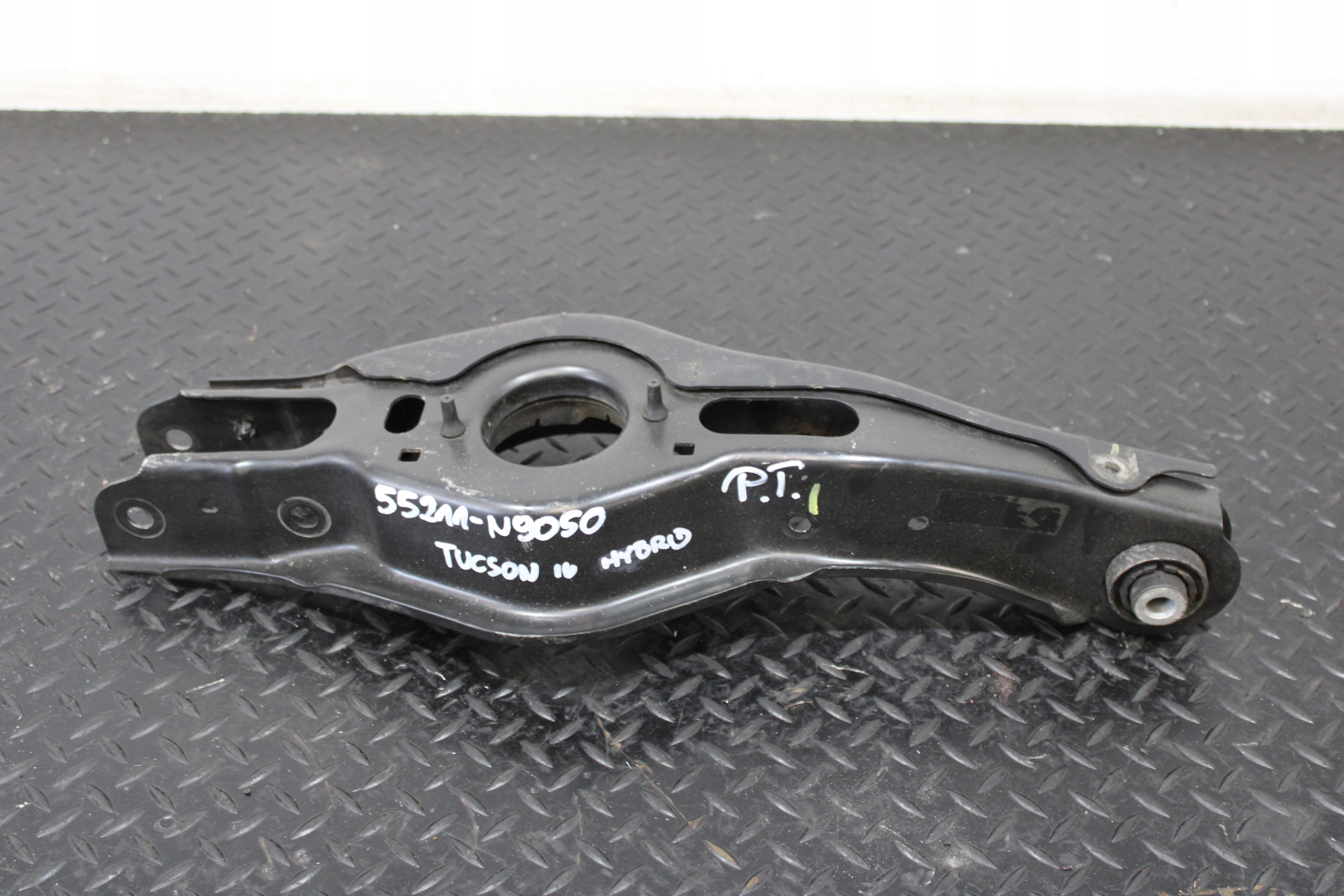 Querlenker rechts heck HYUNDAI TUCSON IV 4 55211-N9050