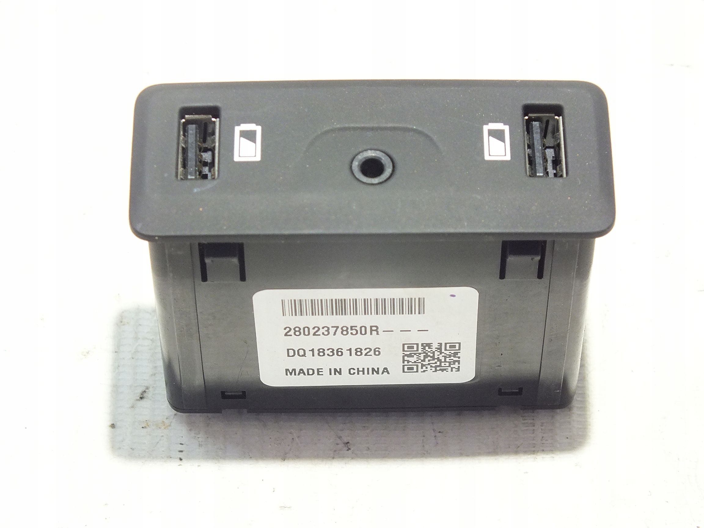 RENAULT TALISMAN ŁADOWARKA GNIAZDO USB AUX TUNELU