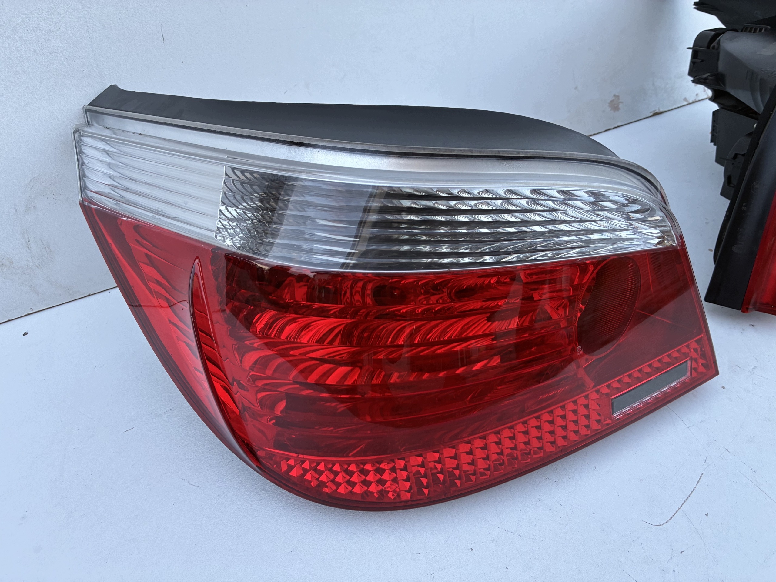 light rear part rear right left komplet BMW E60 sedan 03-07r. ==OEM== Eu