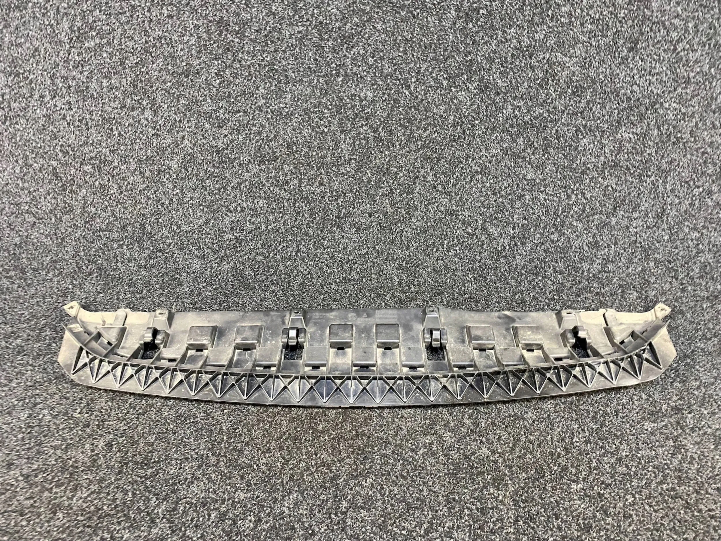 SKODA OCTAVIA III RS OSŁONA PŁYTA POD ZDERZAK 5E0807611F Producent części Skoda OE