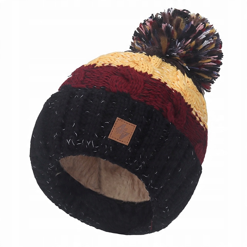 

Zimowa Czapka Ciepła Pompon Podszewka Polar Dizzy