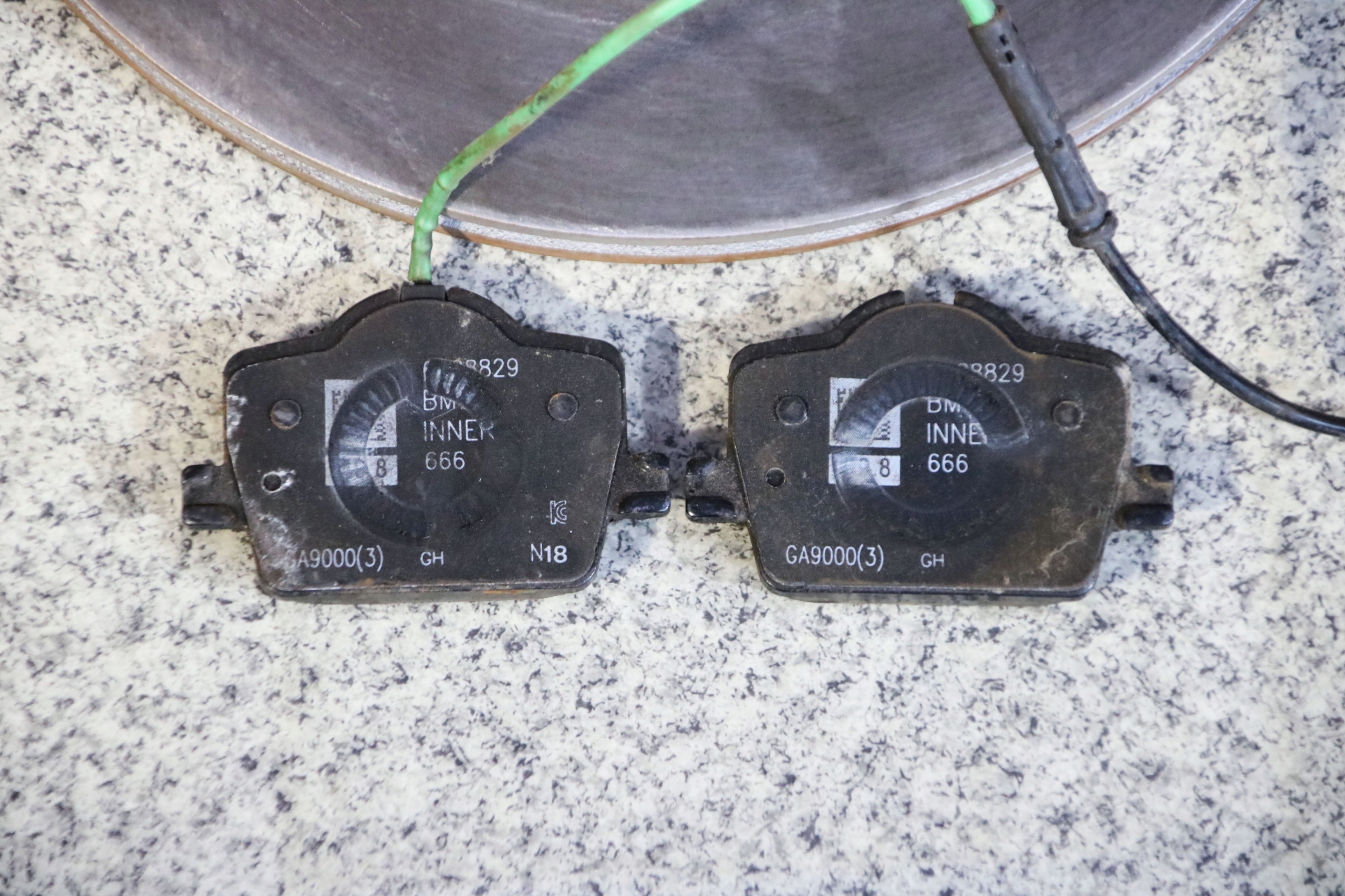 BMW G20 330i discs plates rear part 330x20 8 km !!!