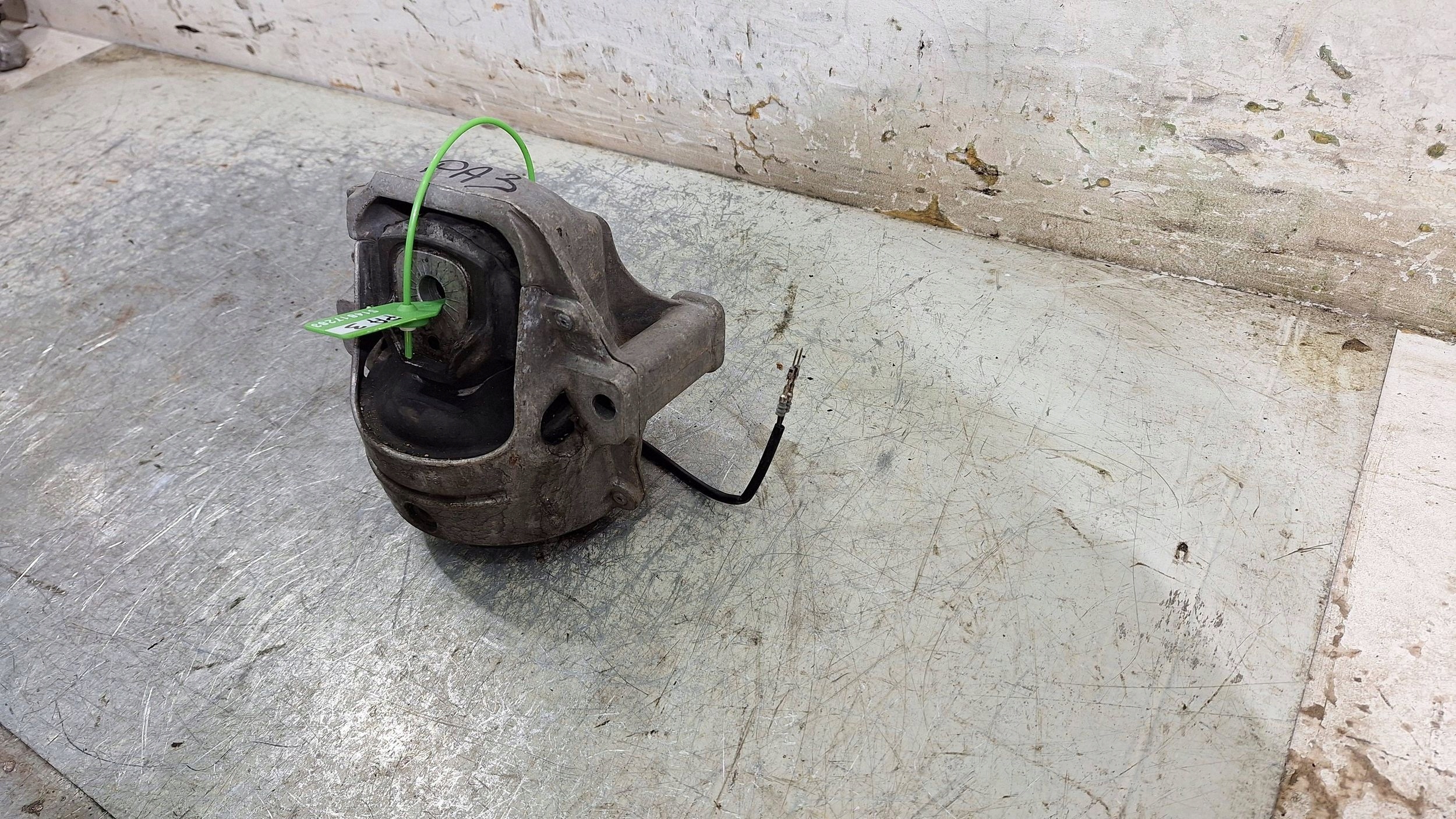 engine mount 8R0199381 AUDI A4 B8 A5 8T Q5 8R
