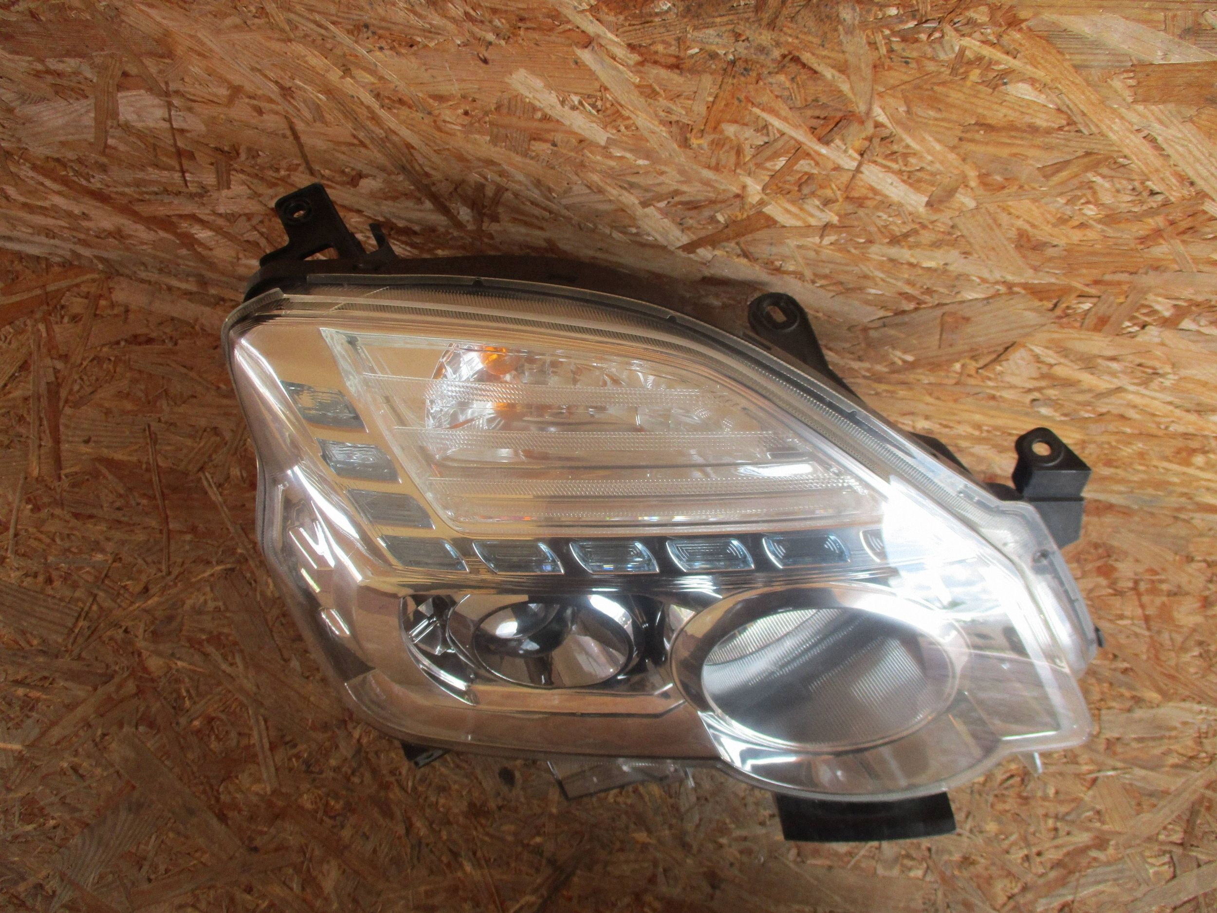 light front front right NISSAN X-TRAIL T31 LIFT XENON