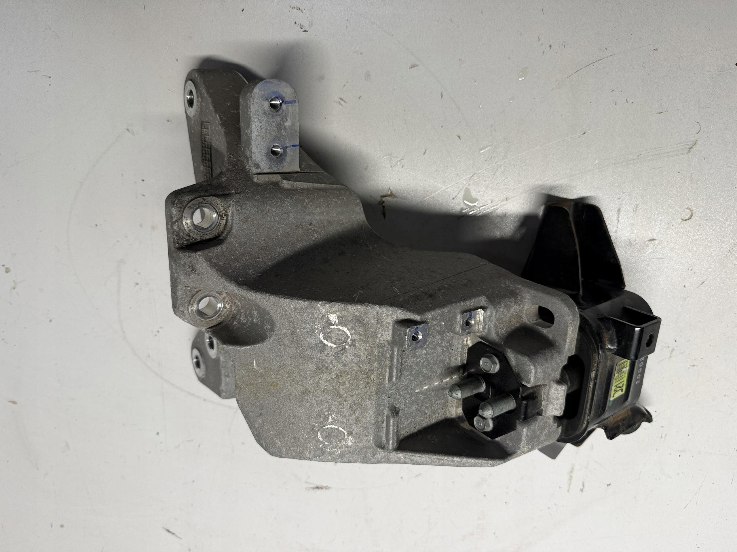 gearbox mounting right HYUNDAI KONA EV electrical 21870-K4000 2018