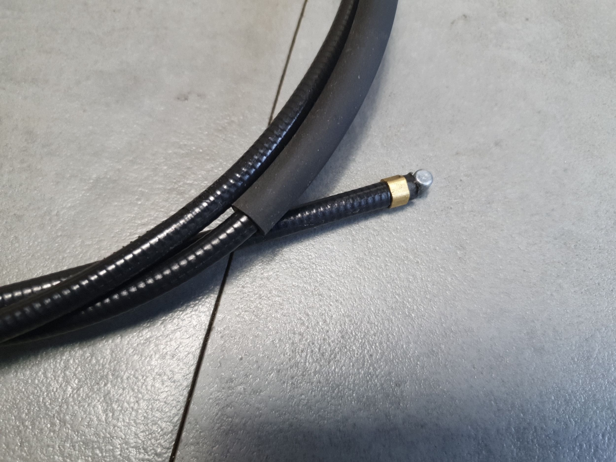 Audi A3 8Y Câble pour l’ouverture du capot 8Y1823535A